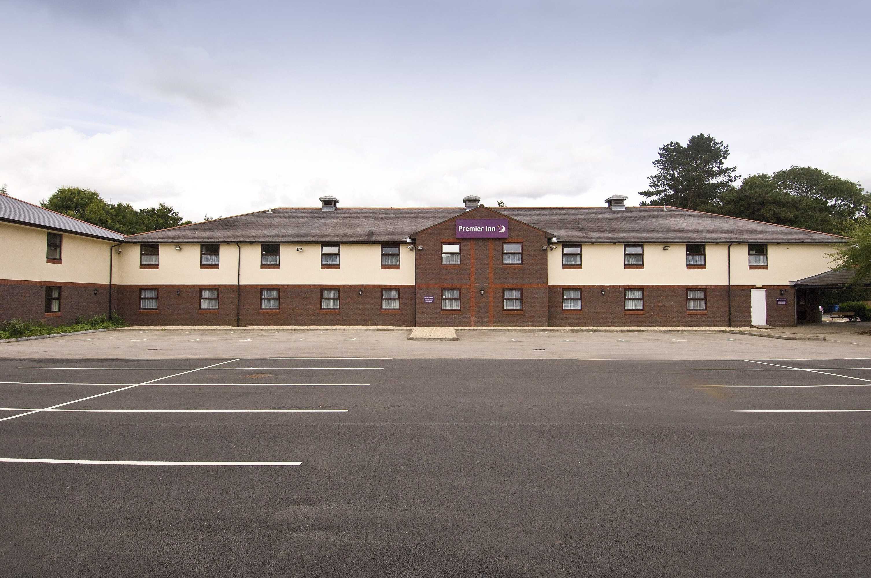 Gift card for Premier Inn Caerphilly (corbetts Lane) Gift card for Premier Inn Caerphilly (corbetts Lane)
