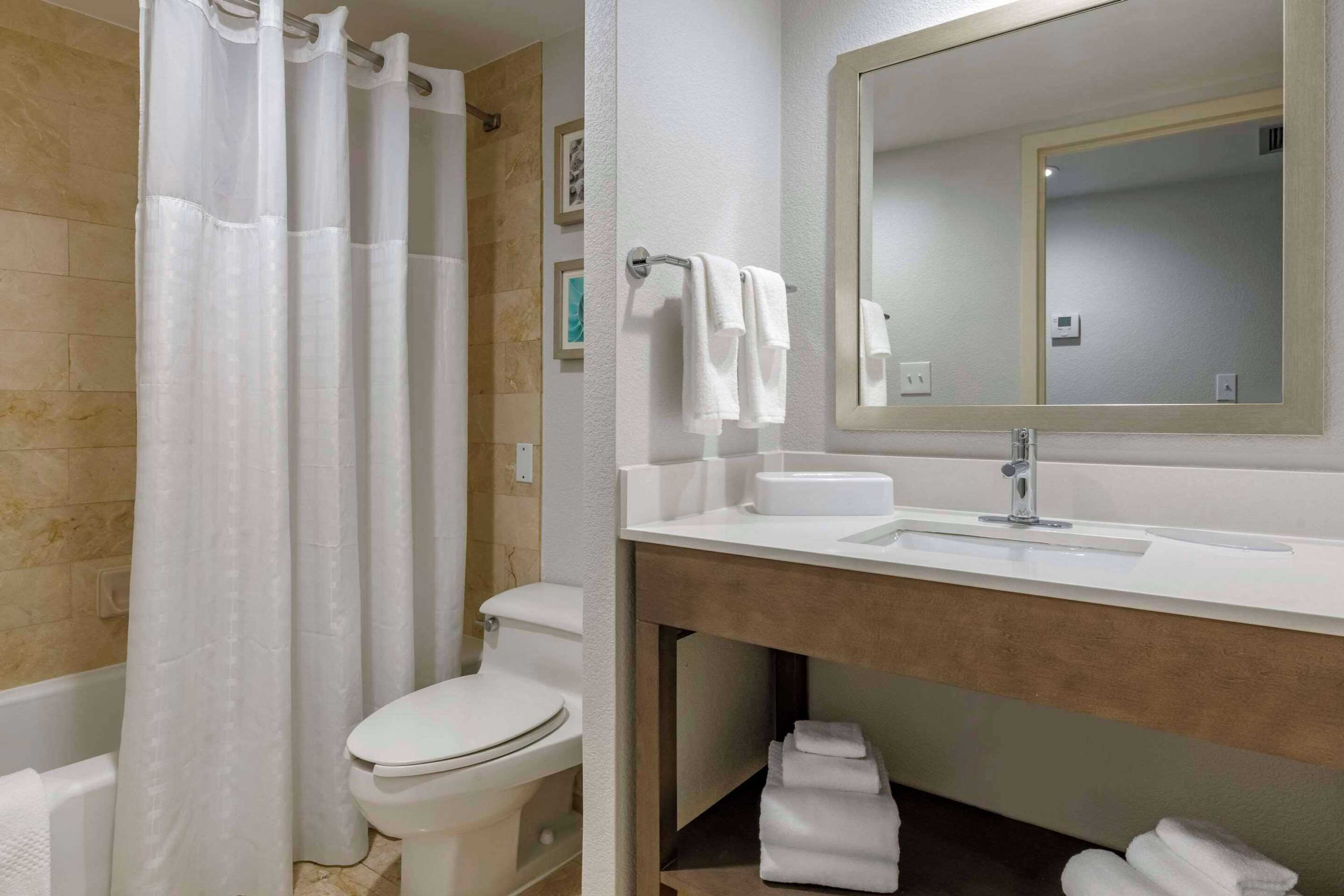Gift card for Comfort Inn & Suites Downtown Brickell - Port of Miami Gift card for Comfort Inn & Suites Downtown Brickell - Port of Miami