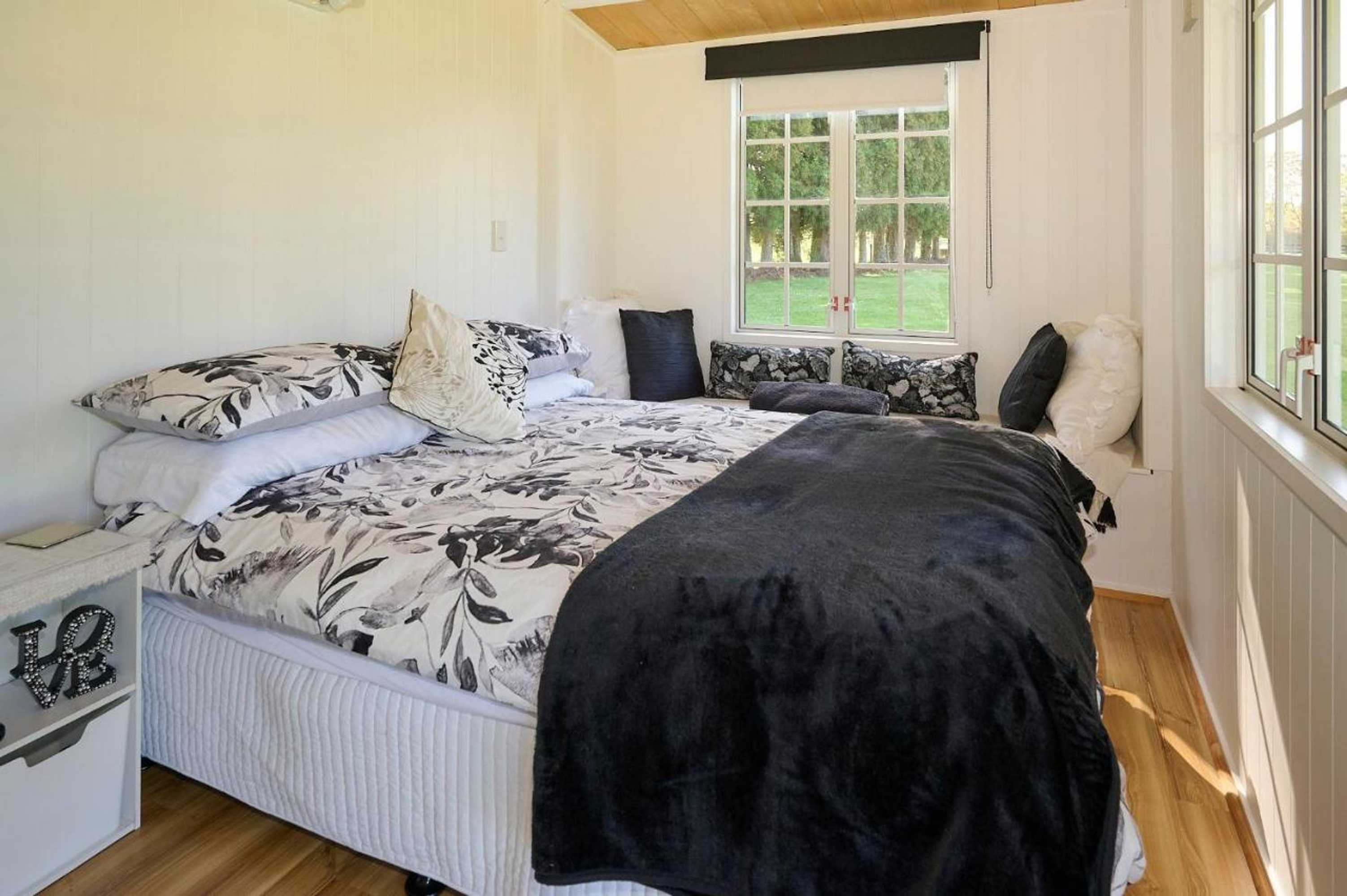 Gift card for Palm Drive 'cozy Cabins'