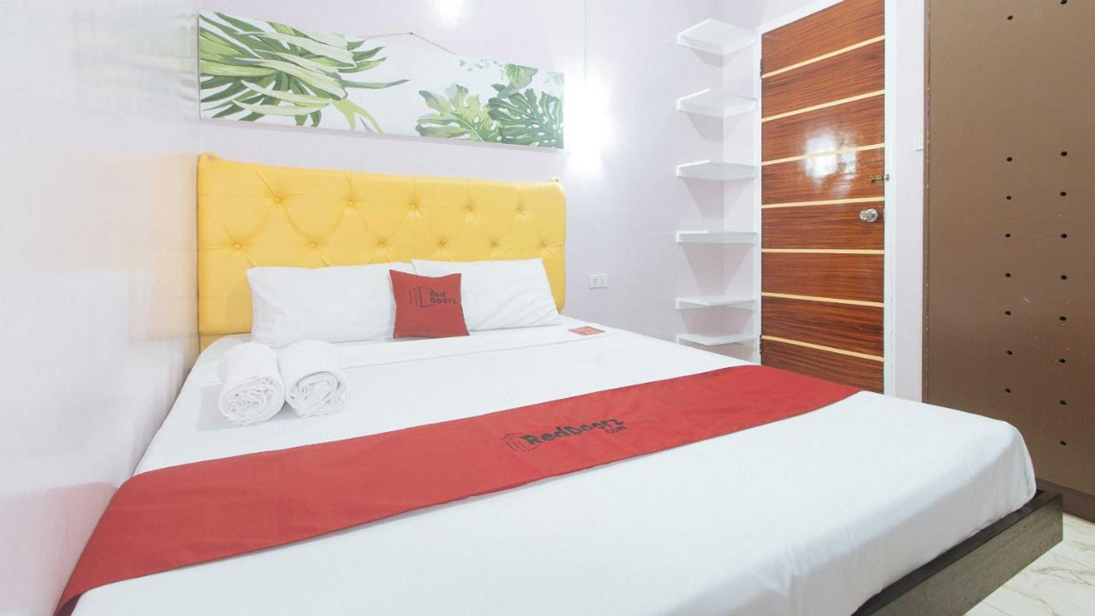 Gift card for Oyo 702 Queens Hometel