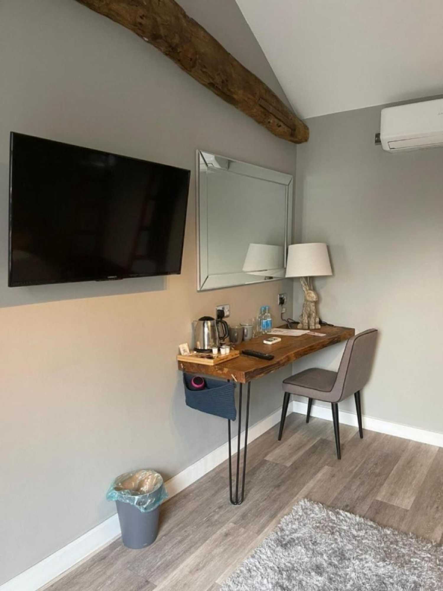 Gift card for The British Queen, Meldreth