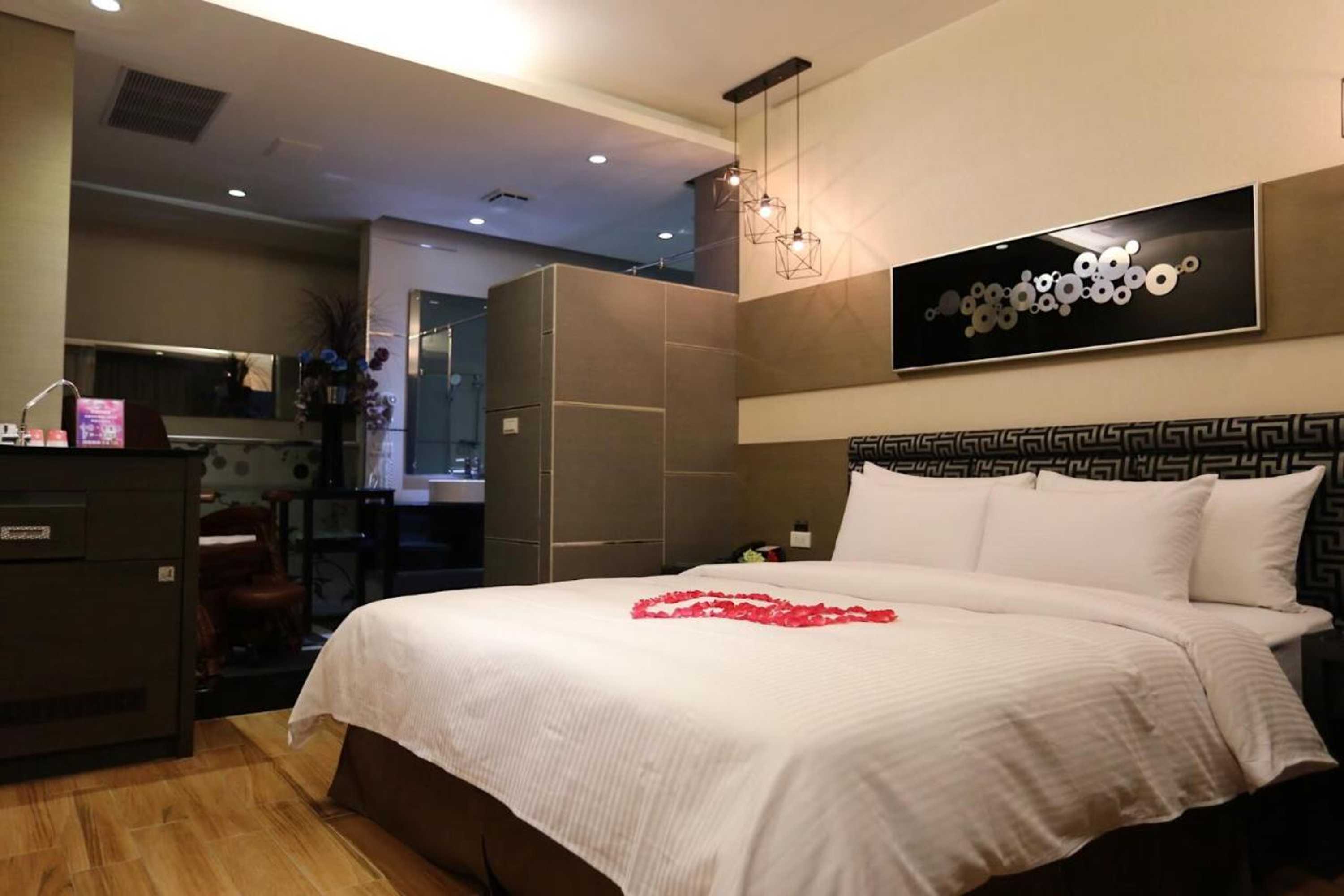 Gift card for Go Shine Motel