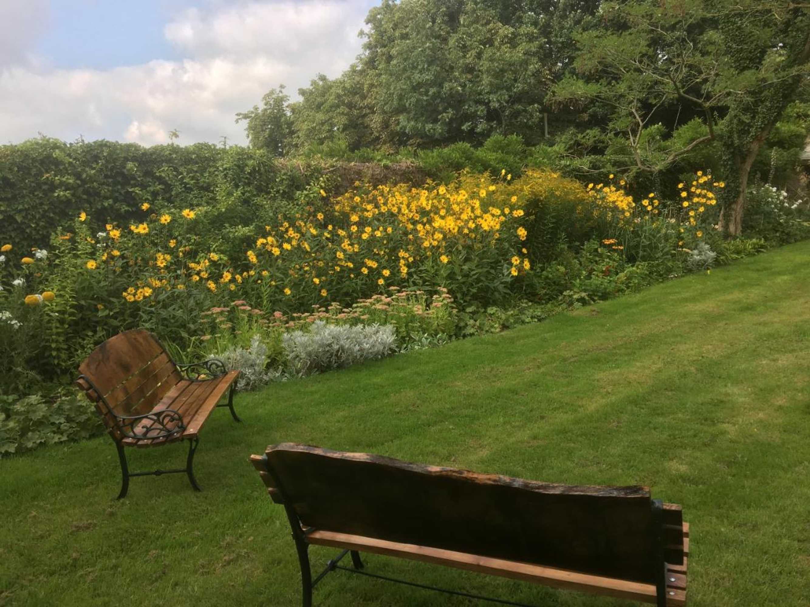 Gift card for Welsh Gatehouse, Historic Castle Which Can Cater For Electric Vehicle Gift card for Welsh Gatehouse, Historic Castle Which Can Cater For Electric Vehicle