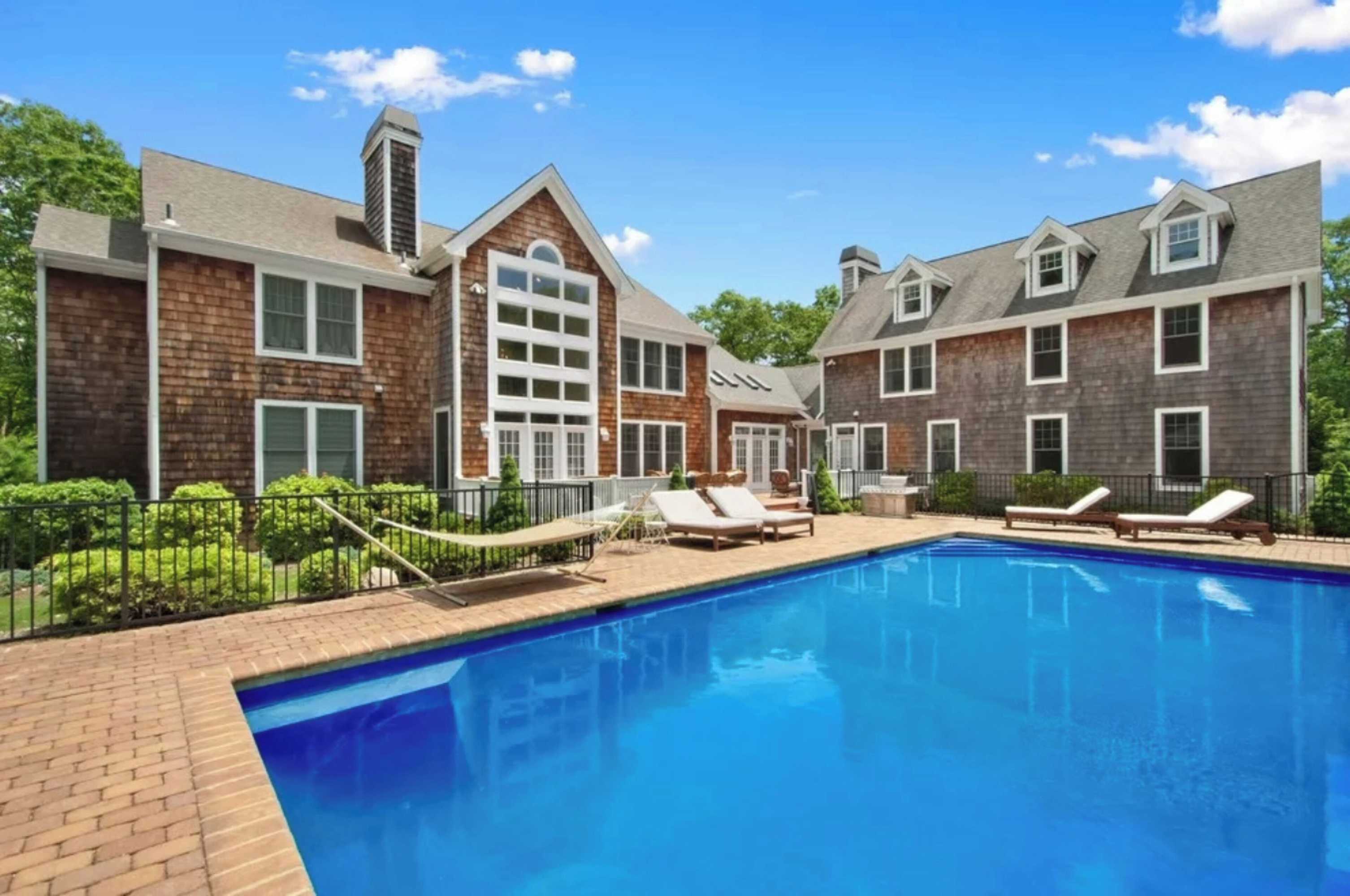 Gift card for Villa Charlotte - Elegant 7 Bedroom Gift card for Villa Charlotte - Elegant 7 Bedroom