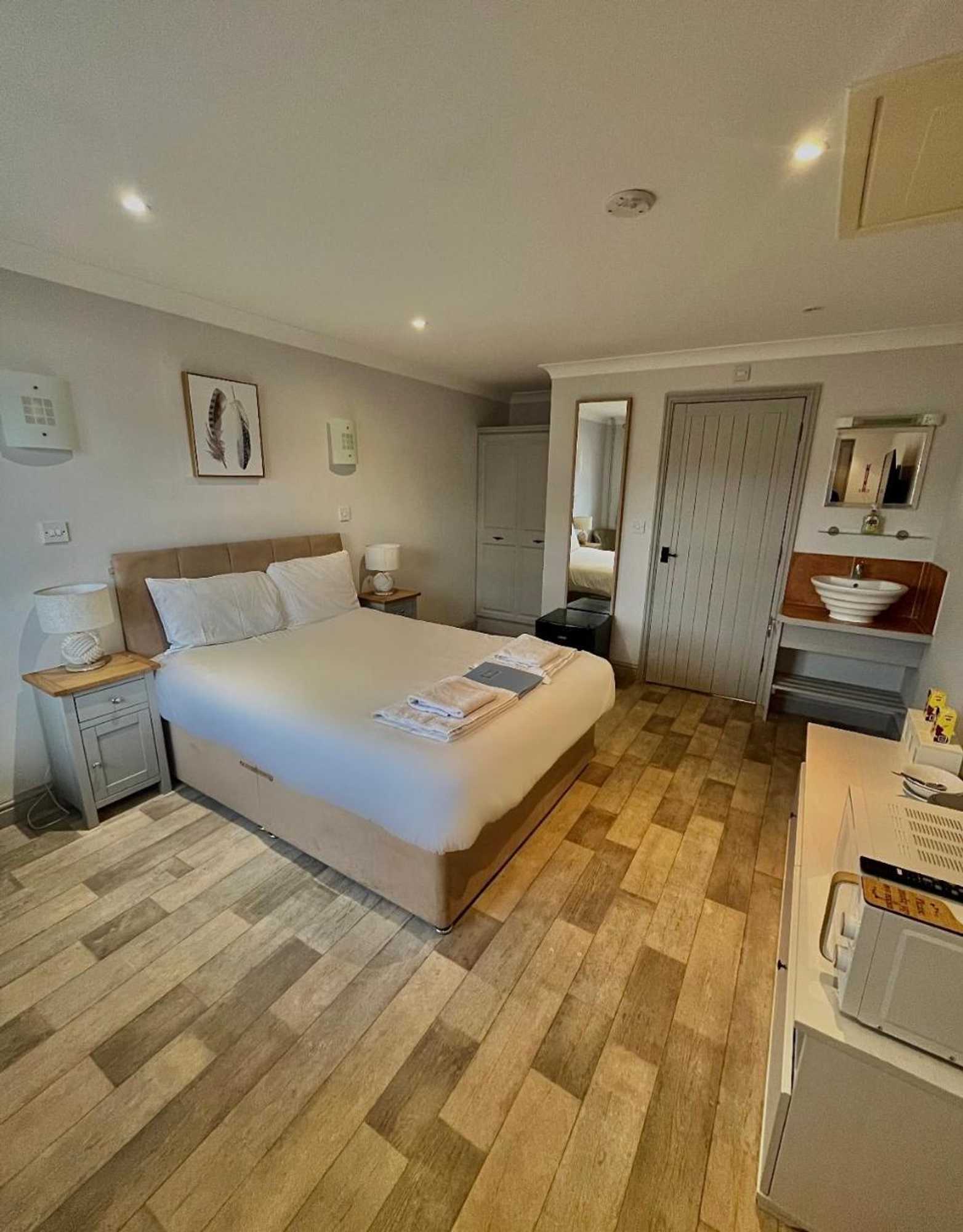 Gift card for Oak, Country Chalet Located in Pegsdon