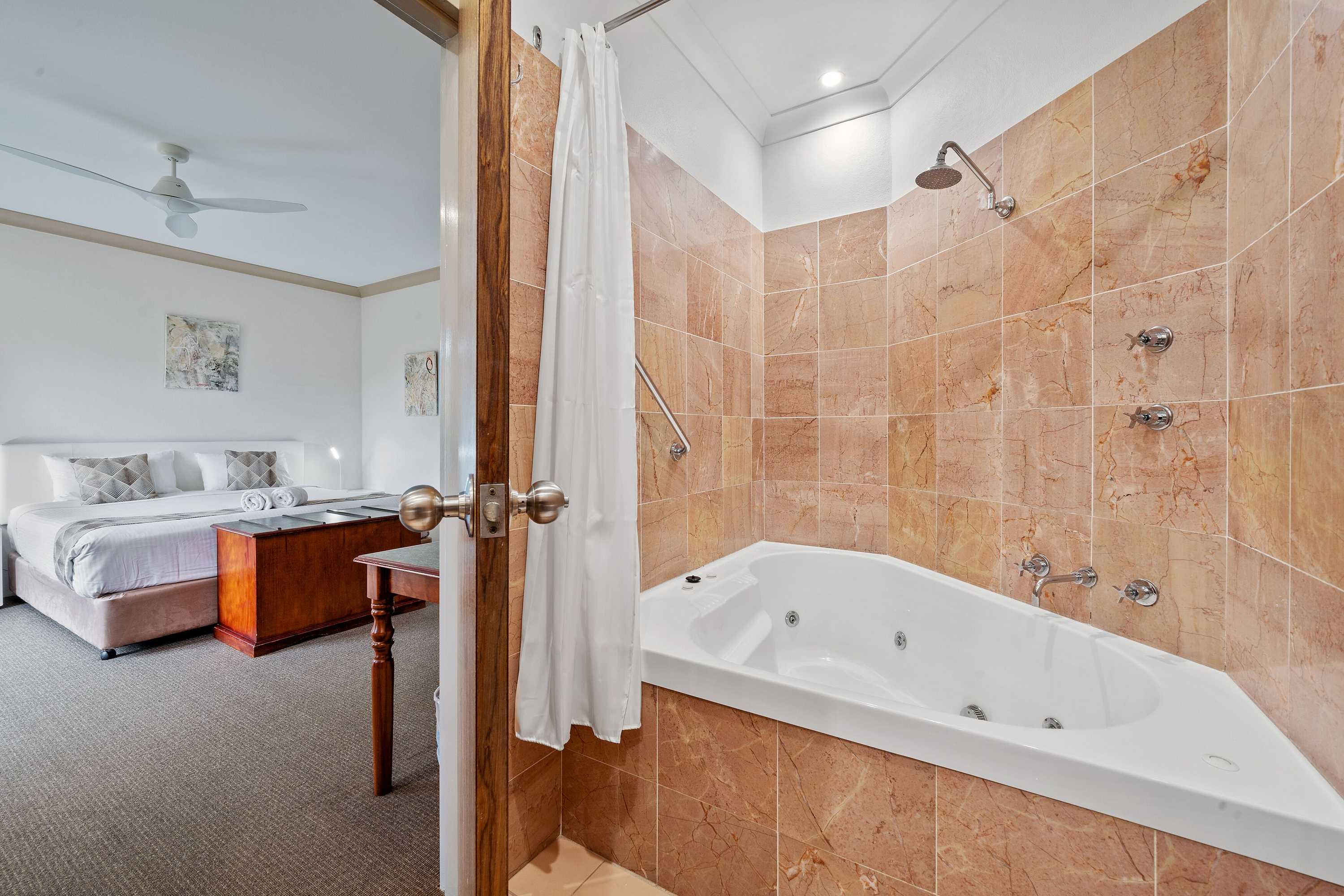 Gift card for Oasis Inn Ulladulla - Guest 18 Years And Older Gift card for Oasis Inn Ulladulla - Guest 18 Years And Older