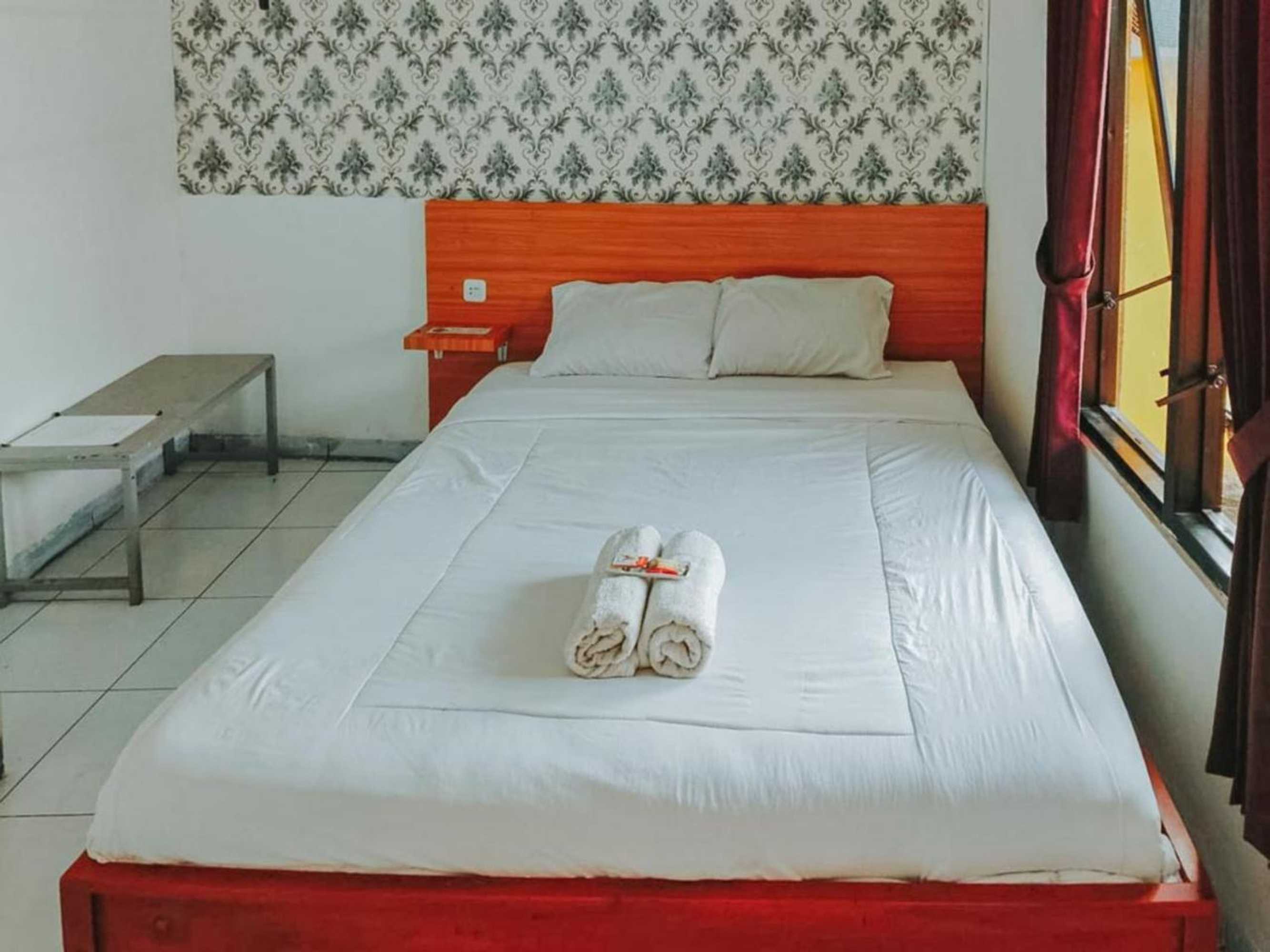 Gift card for De Luck Homestay Near Alun Alun Sidoarjo Mitra Reddoorz Gift card for De Luck Homestay Near Alun Alun Sidoarjo Mitra Reddoorz