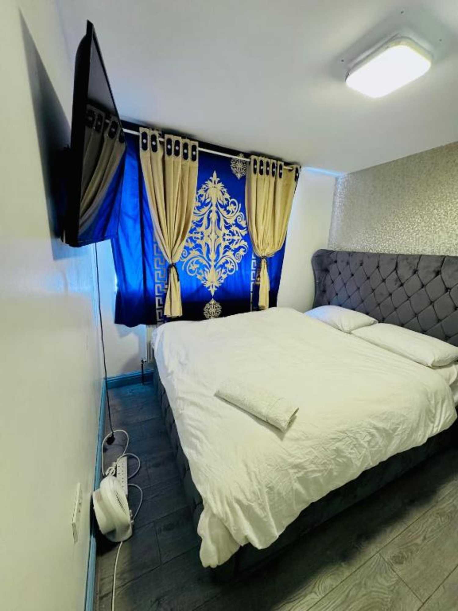 Gift card for Oyo Unique Private Rooms - Bolton Central, Free Parking