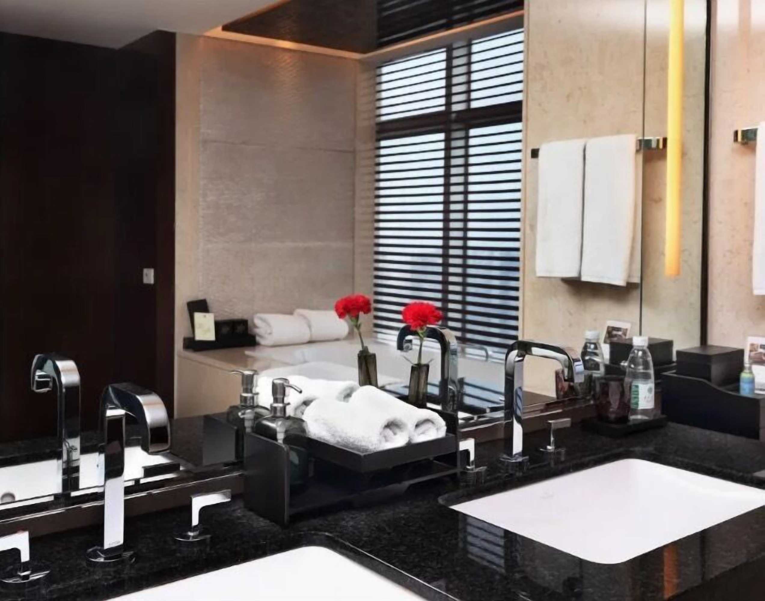 Gift card for Ningbo Nanyuan Universe Deluxe Hotel Gift card for Ningbo Nanyuan Universe Deluxe Hotel