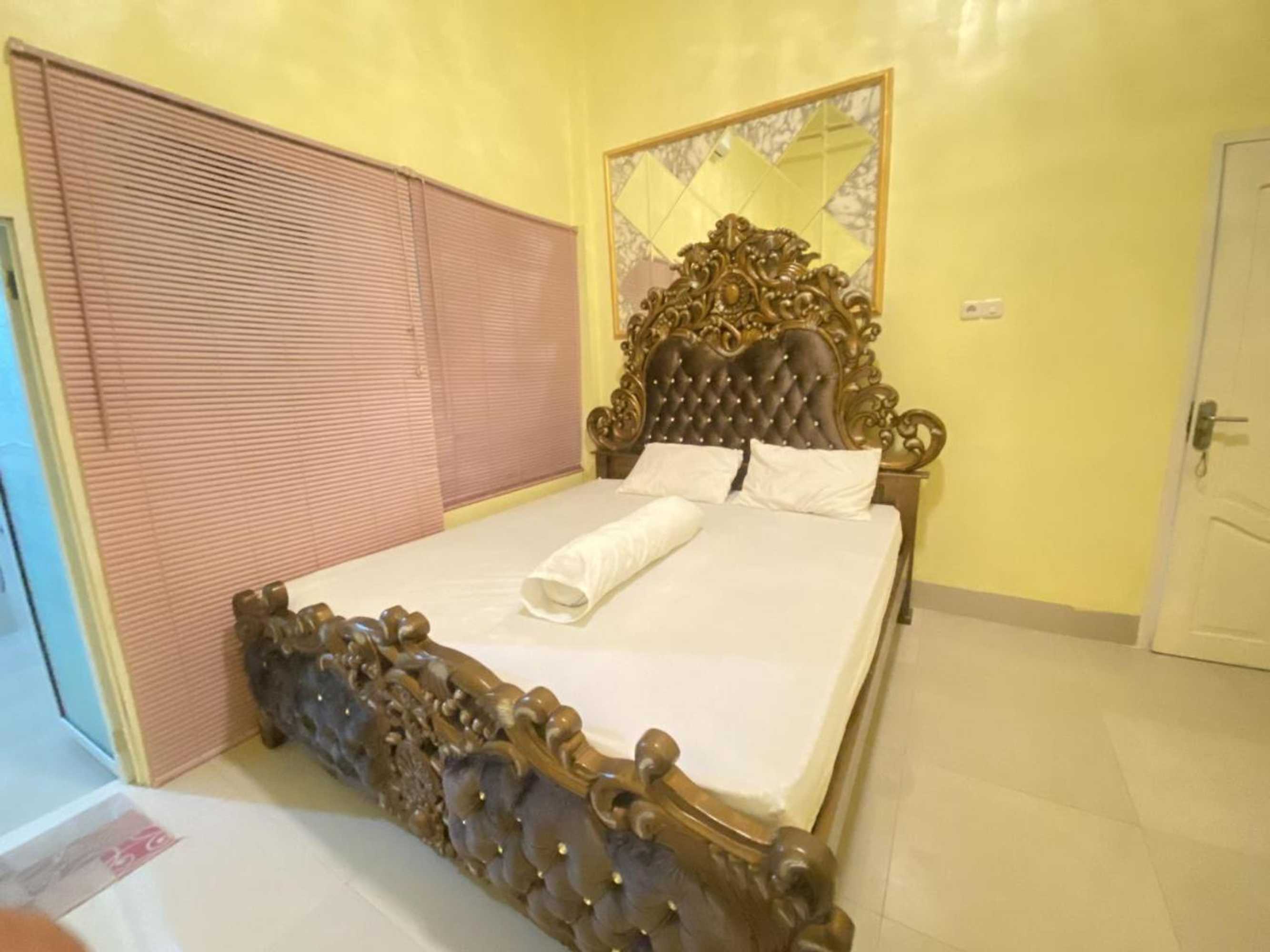 Gift card for Homestay RN Near Taman Bambu Runcing Polewali Mitra Reddoorz