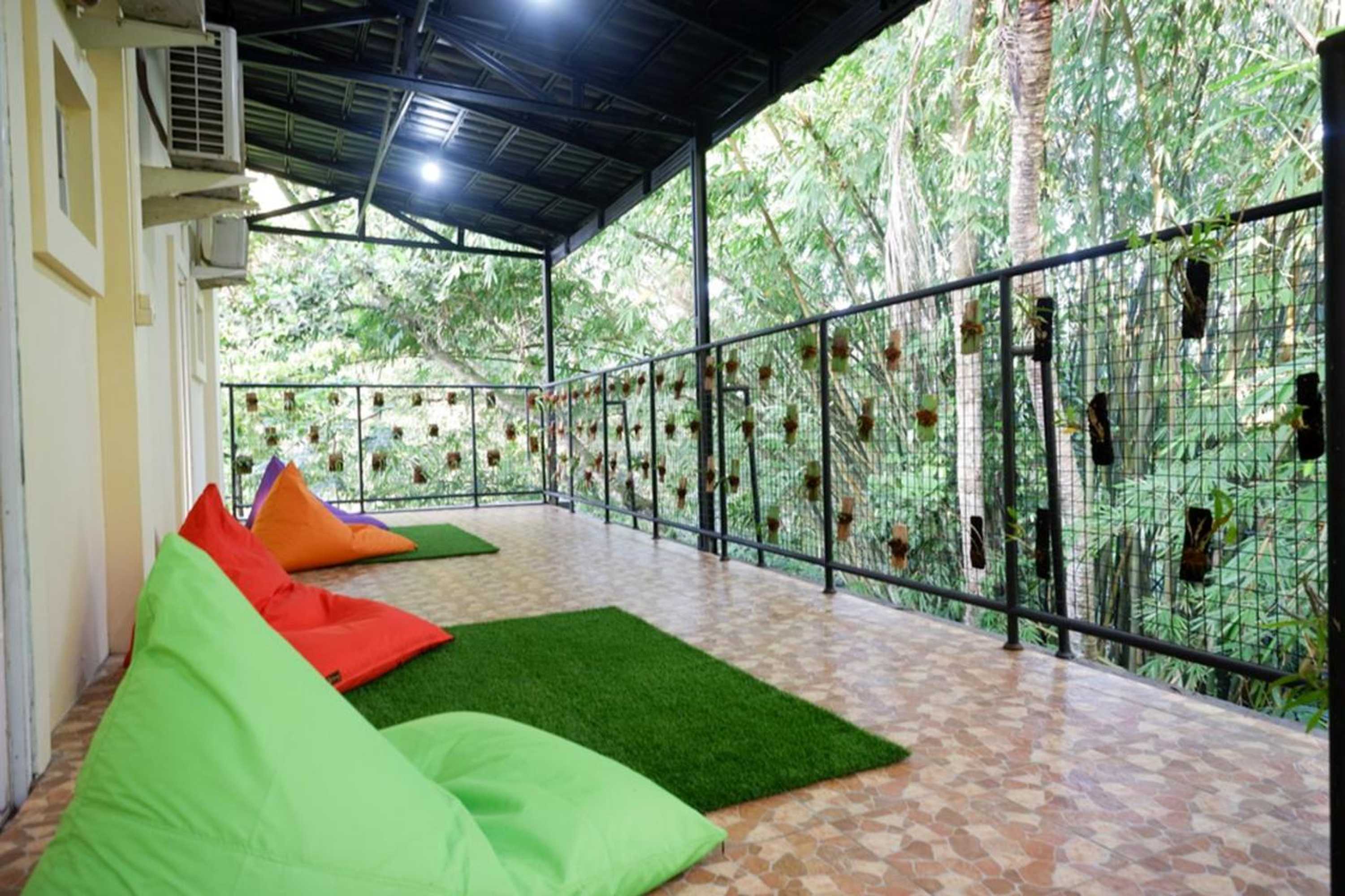 Gift card for Reddoorz Syariah at Omah Sawah Gift card for Reddoorz Syariah at Omah Sawah