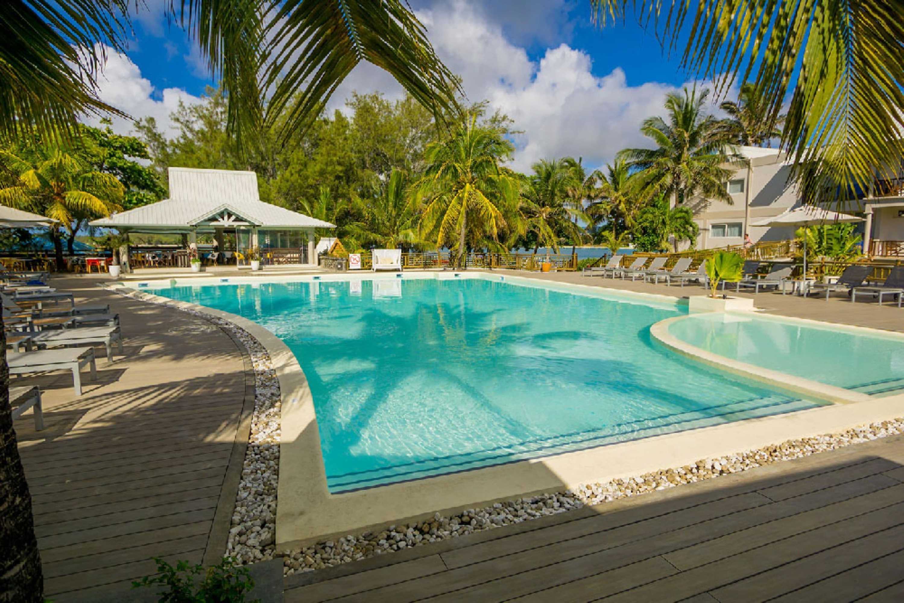 Gift card for Le Peninsula Bay Beach Resort Gift card for Le Peninsula Bay Beach Resort