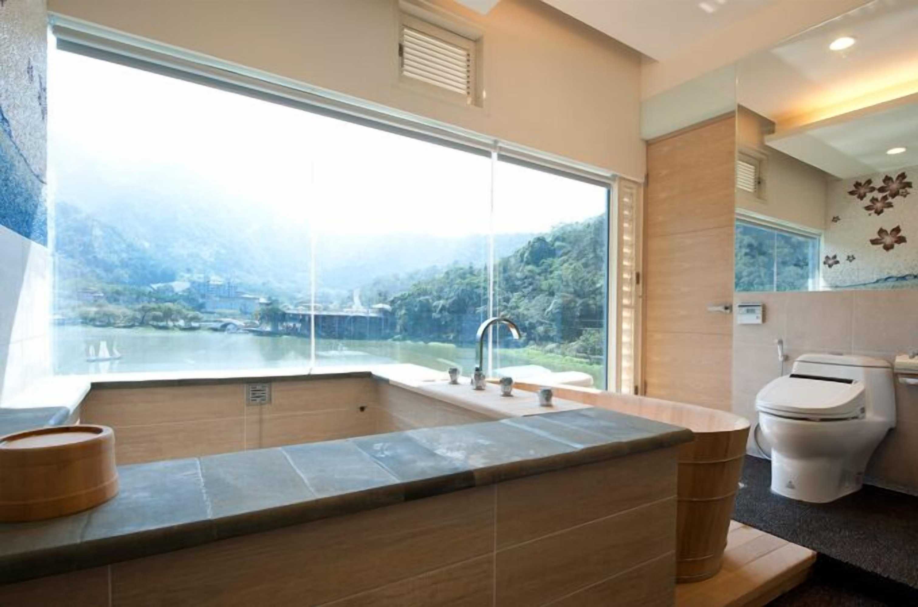 Gift card for Lakeside Resort Hotel