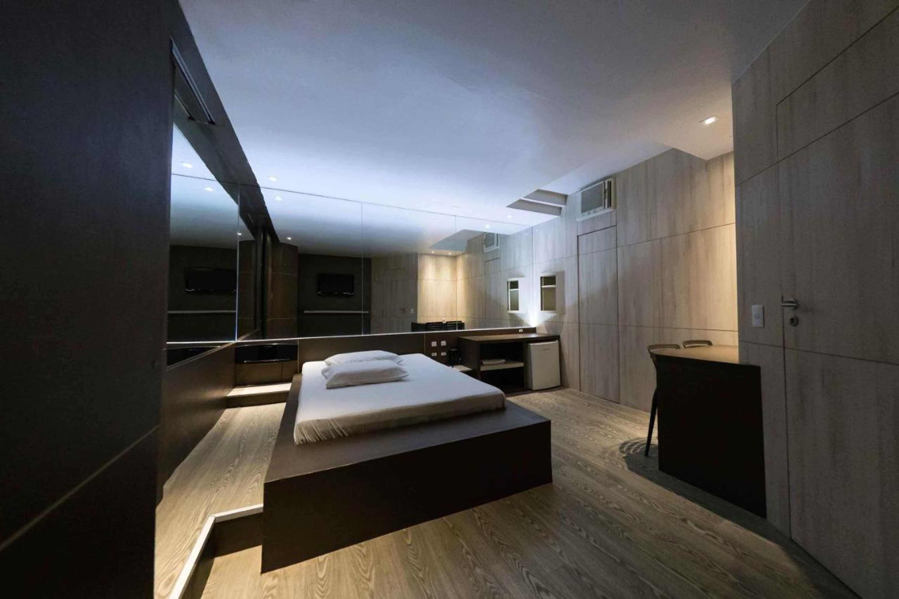 Gift card for Snob Motel (adult Only)