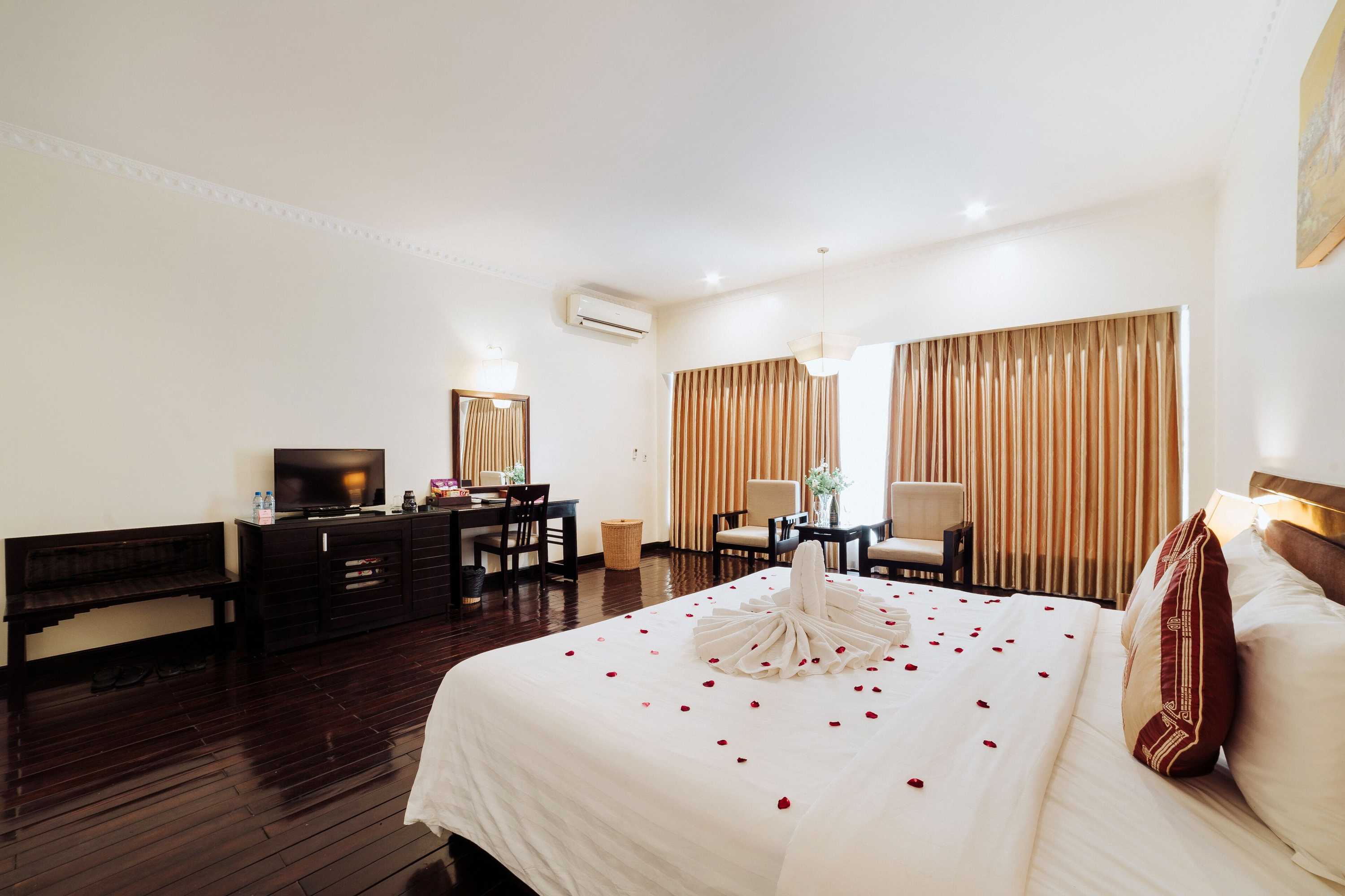 Gift card for White Palace Thai Binh Hotel 1 Gift card for White Palace Thai Binh Hotel 1