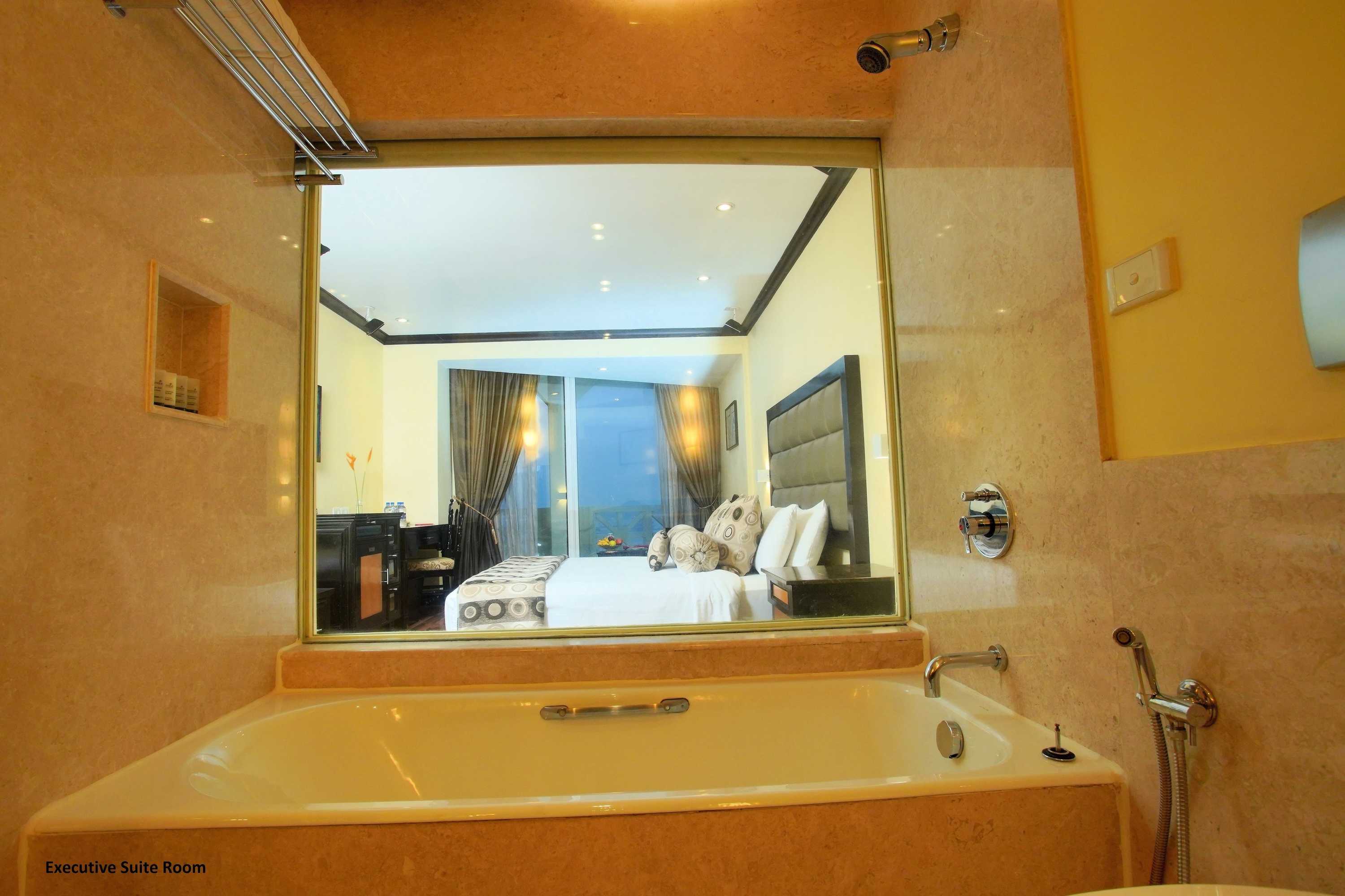 Gift card for Vivanta Ernakulam, Marine Drive Gift card for Vivanta Ernakulam, Marine Drive