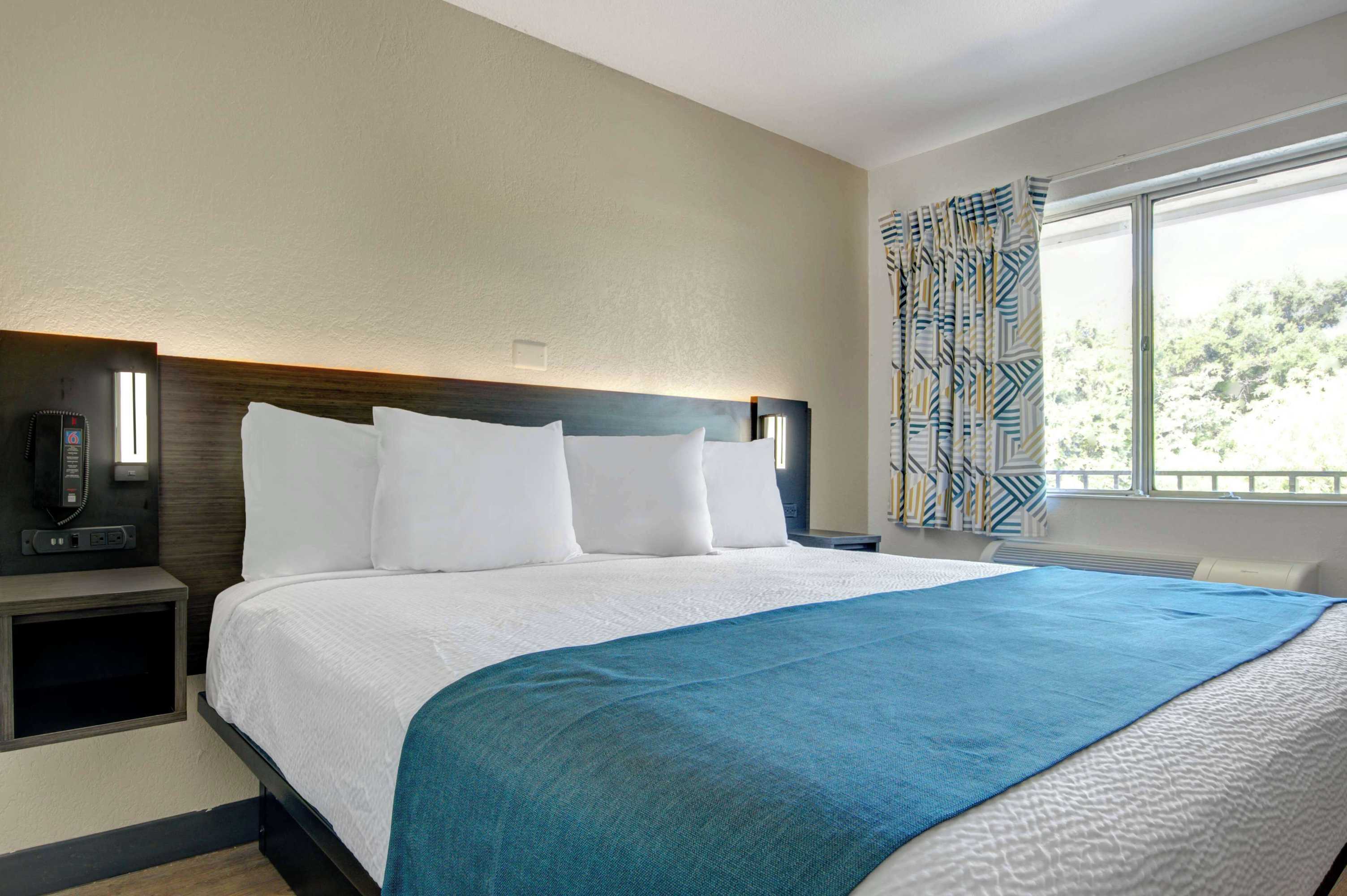 Gift card for Motel 6 Venice, FL Gift card for Motel 6 Venice, FL