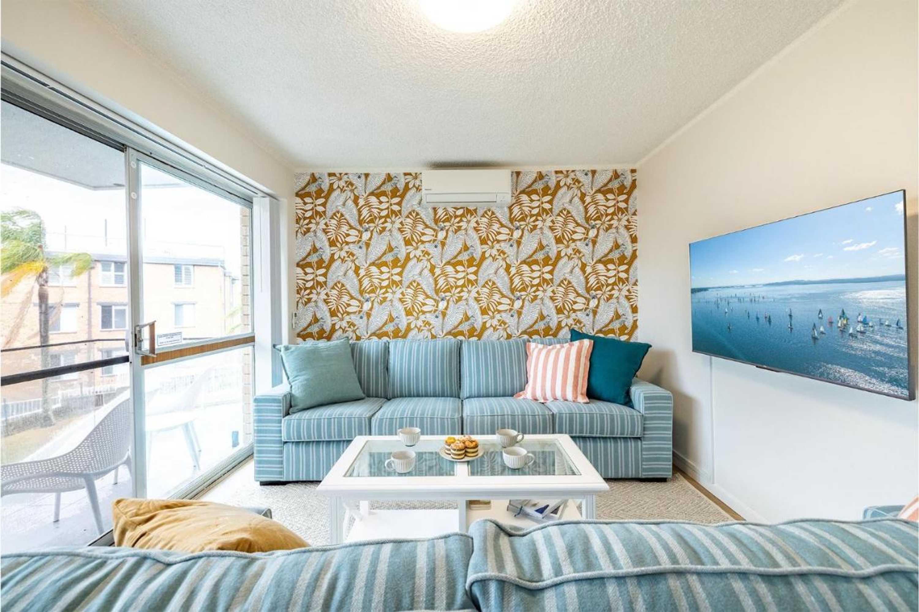 Gift card for Thurlow Lodge, 7,6 Thurlow Avenue - Beautifully Styled Unit With Wifi, Views And a Pool