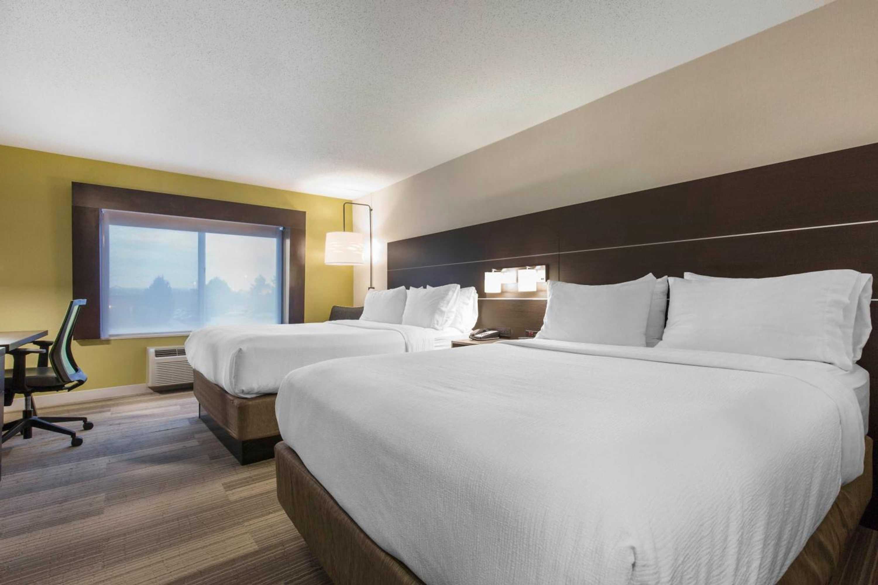Gift card for Holiday Inn Express & Suites Chicago West - St Charles by Ihg Gift card for Holiday Inn Express & Suites Chicago West - St Charles by Ihg