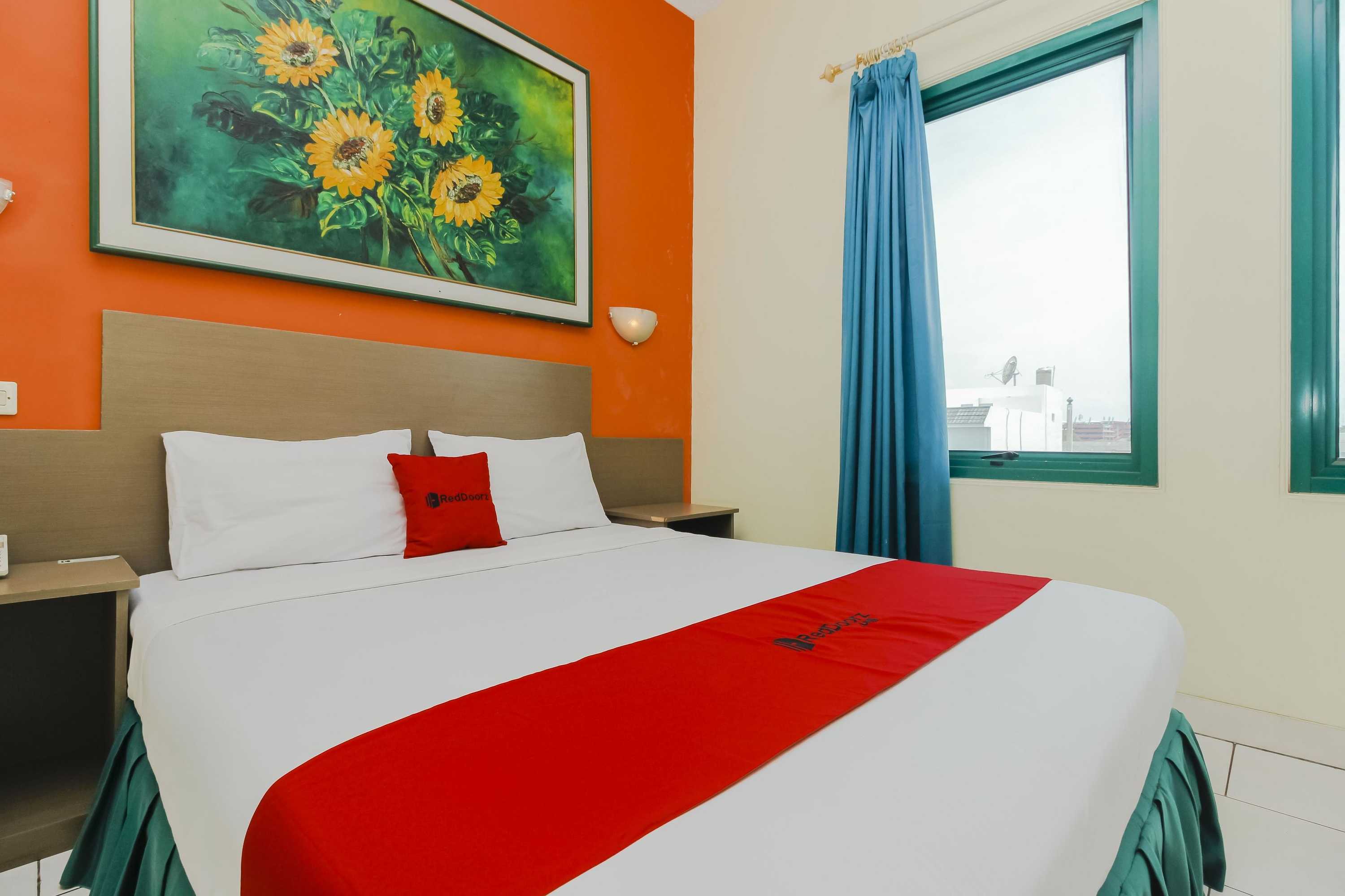 Gift card for Reddoorz Plus Near Alun Alun Kejaksan Cirebon Gift card for Reddoorz Plus Near Alun Alun Kejaksan Cirebon