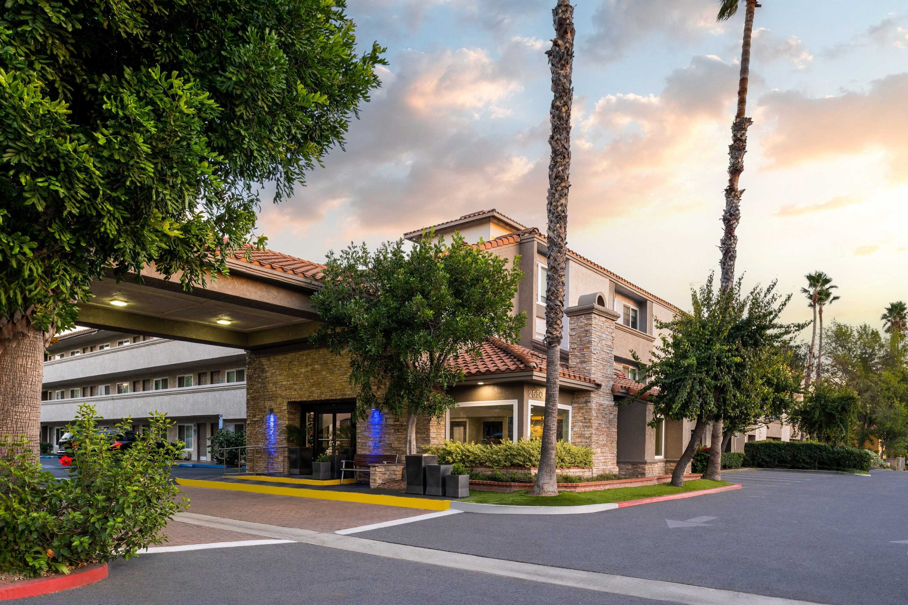 Gift card for Holiday Inn Express Simi Valley by Ihg Gift card for Holiday Inn Express Simi Valley by Ihg