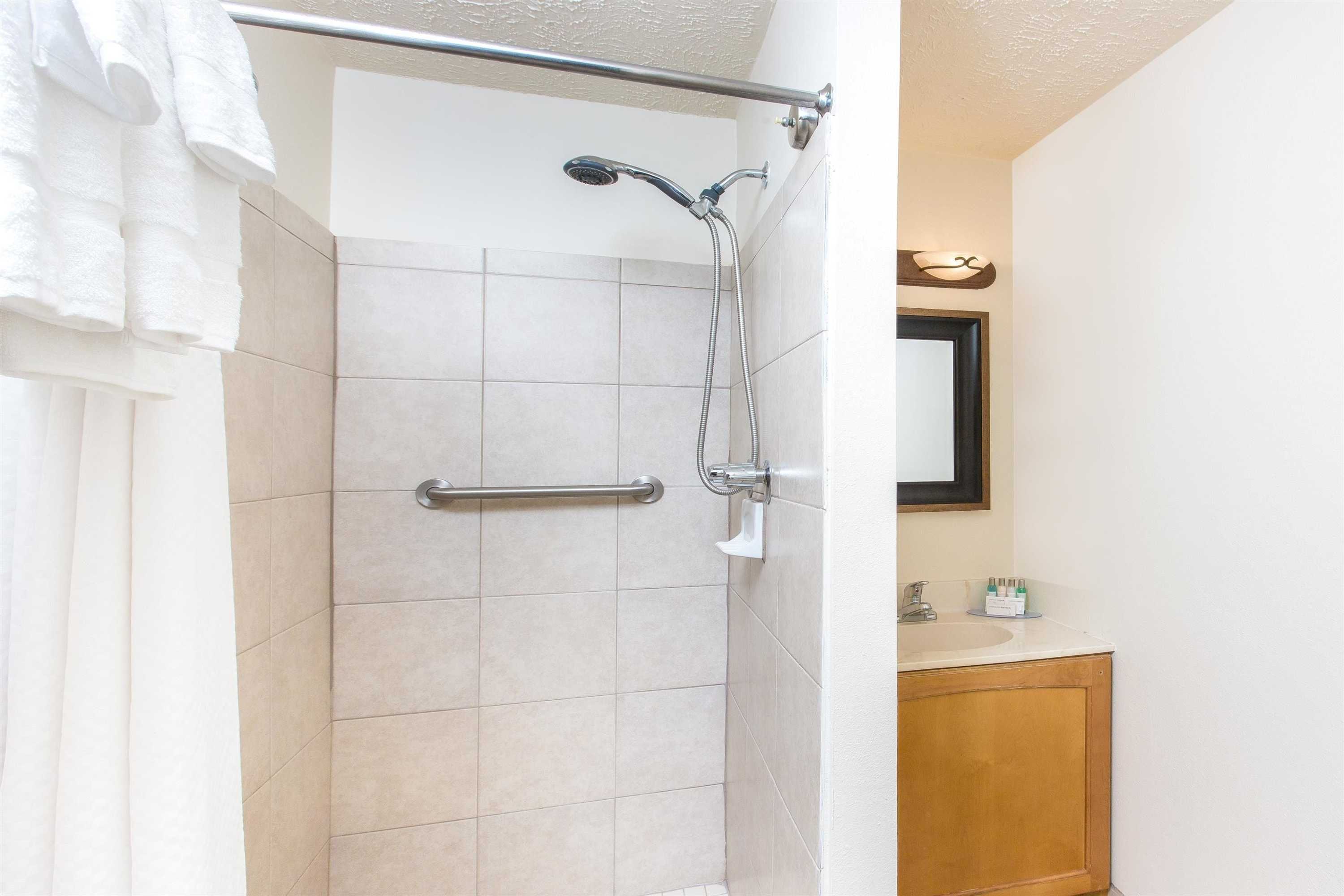 Gift card for Days Inn by Wyndham Maui Oceanfront Gift card for Days Inn by Wyndham Maui Oceanfront