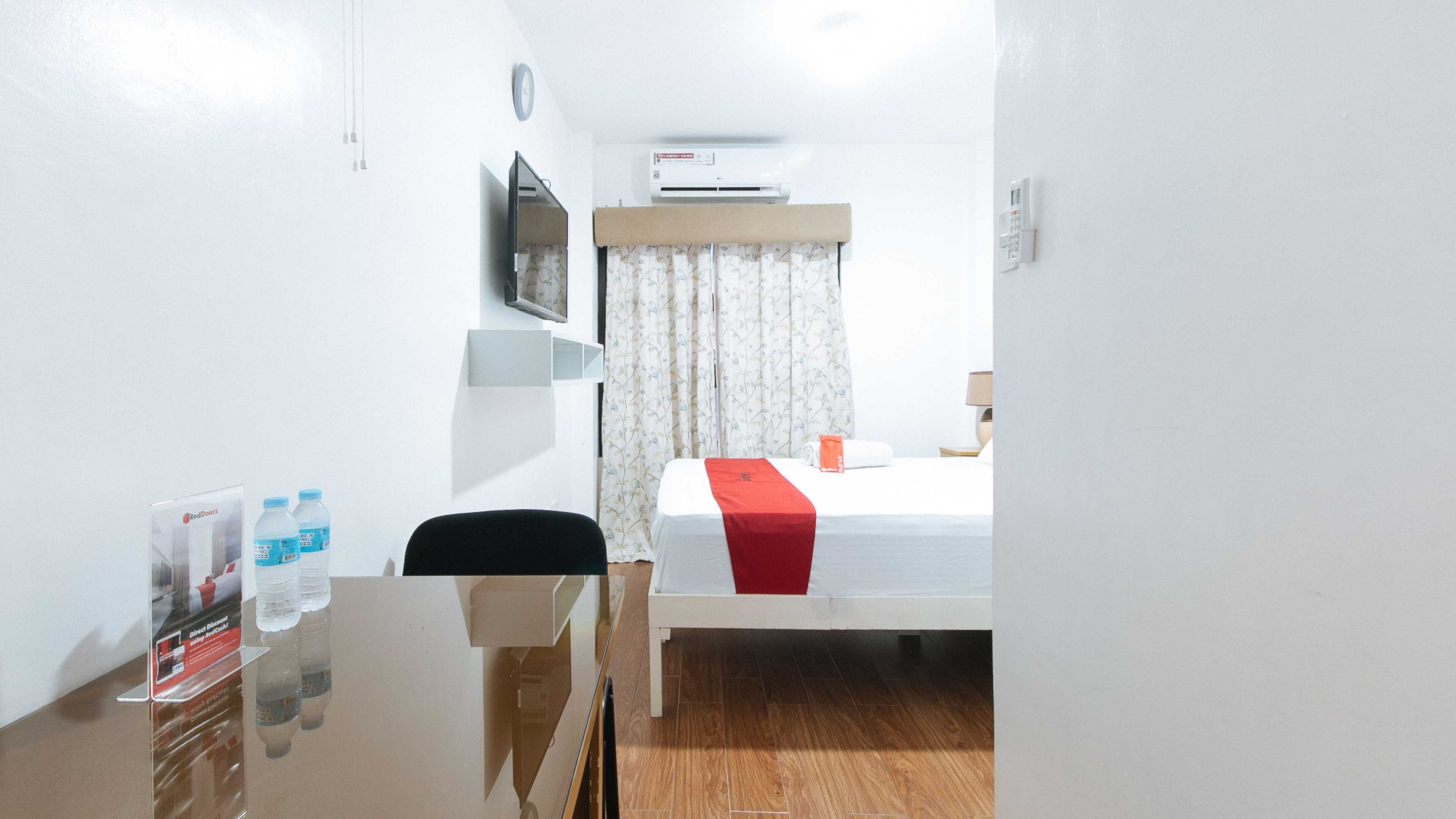 Gift card for Reddoorz Plus @ Ruby Las Pinas Weekly Stay Gift card for Reddoorz Plus @ Ruby Las Pinas Weekly Stay
