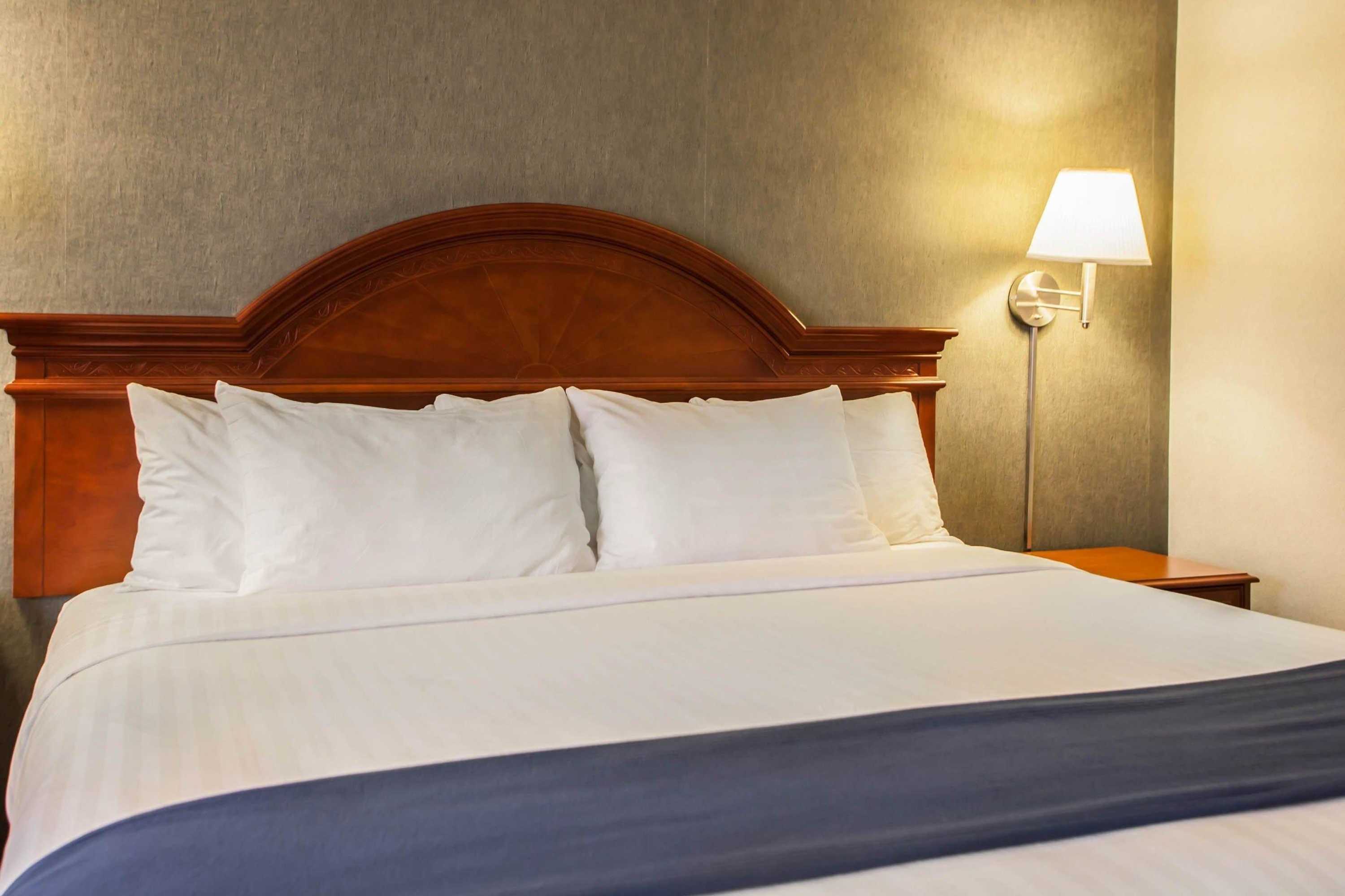 Gift card for Quality Inn & Suites St Charles - West Chicago Gift card for Quality Inn & Suites St Charles - West Chicago