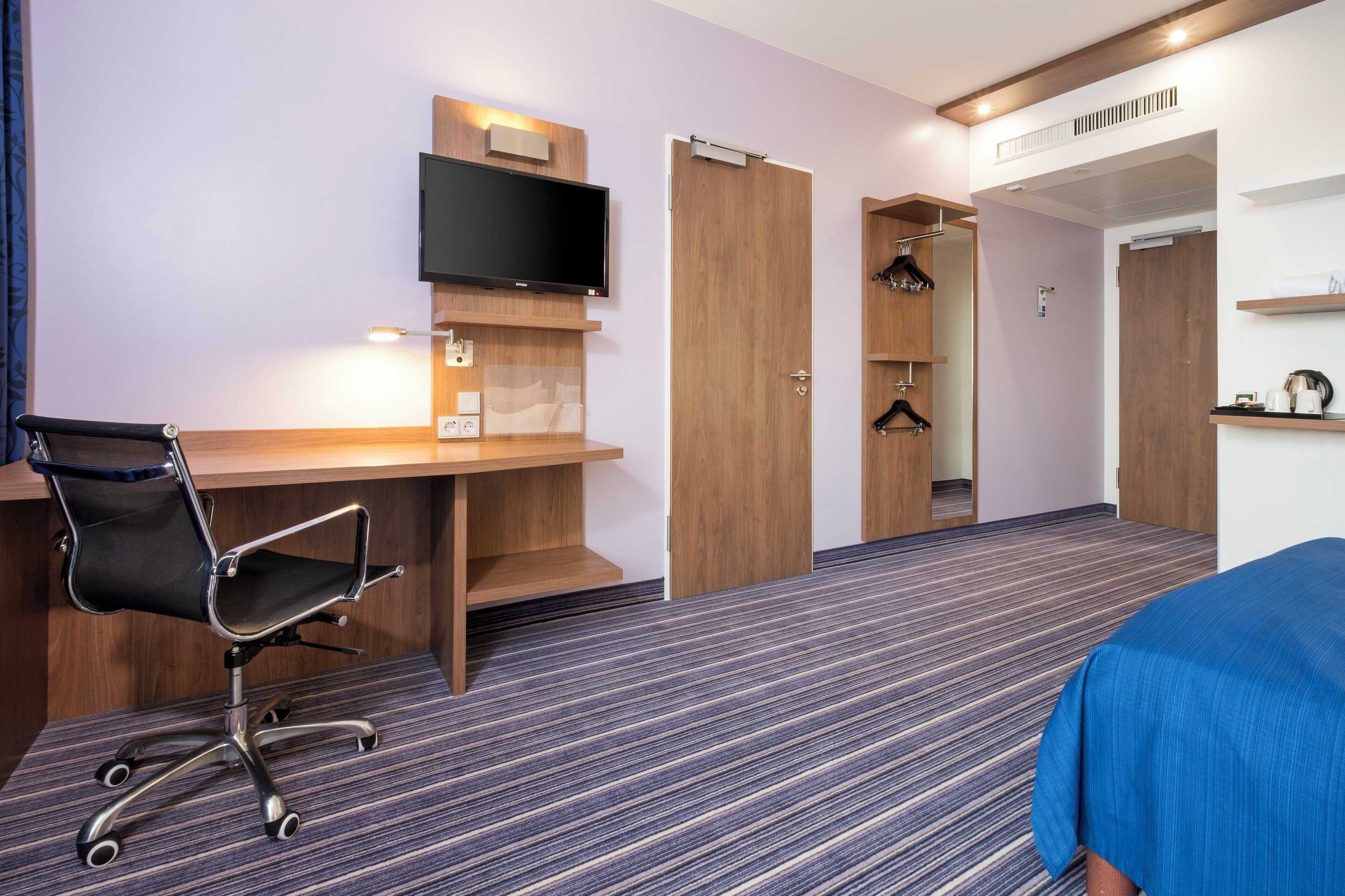 Gift card for Holiday Inn Express Friedrichshafen by Ihg Gift card for Holiday Inn Express Friedrichshafen by Ihg