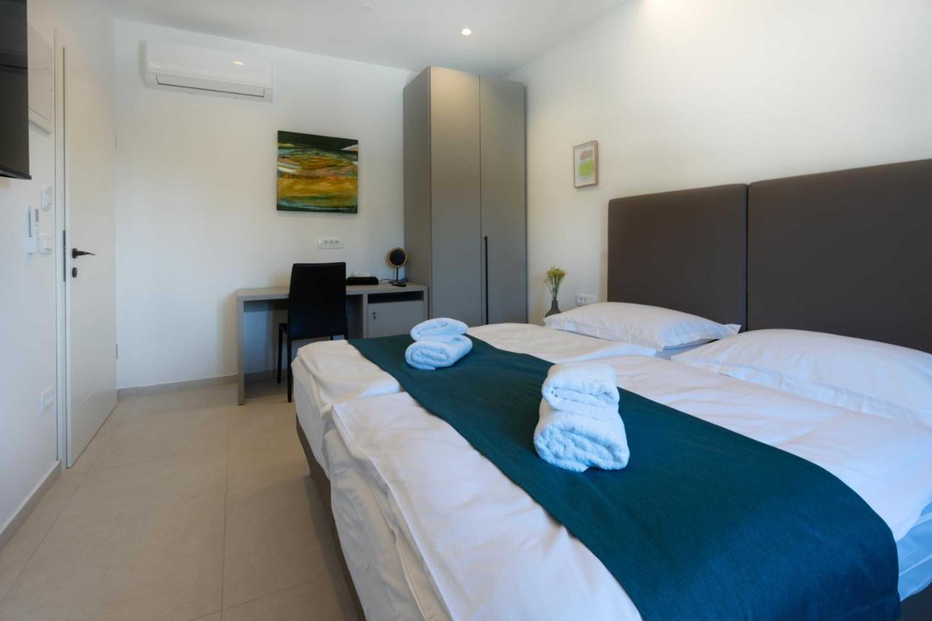 Gift card for Rooms With Free Parking