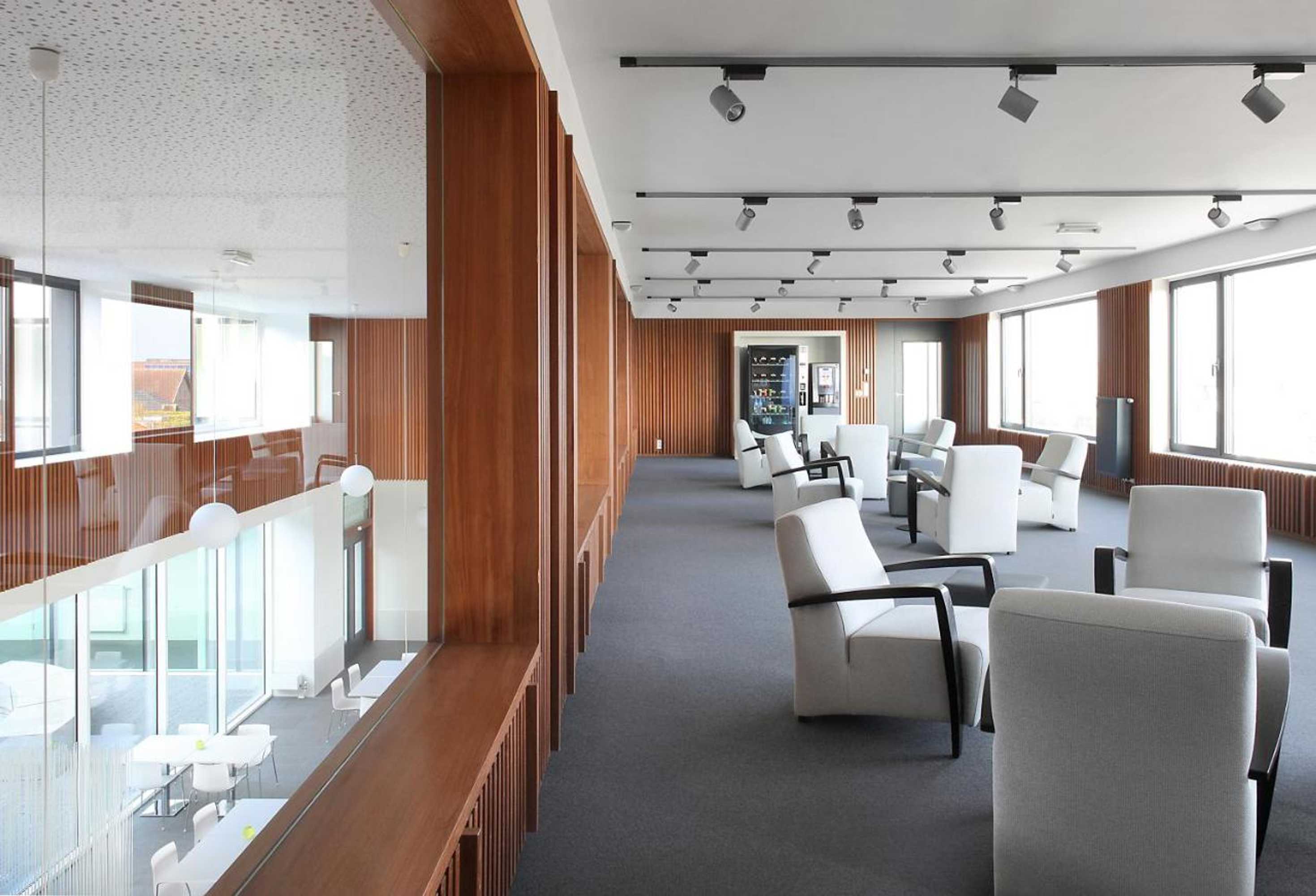 Gift card for Hotel Middelpunt - Gratis Parking - Ontbijt Inbegrepen! Nieuwjaarsbrunch op 01-01 Gift card for Hotel Middelpunt - Gratis Parking - Ontbijt Inbegrepen! Nieuwjaarsbrunch op 01-01