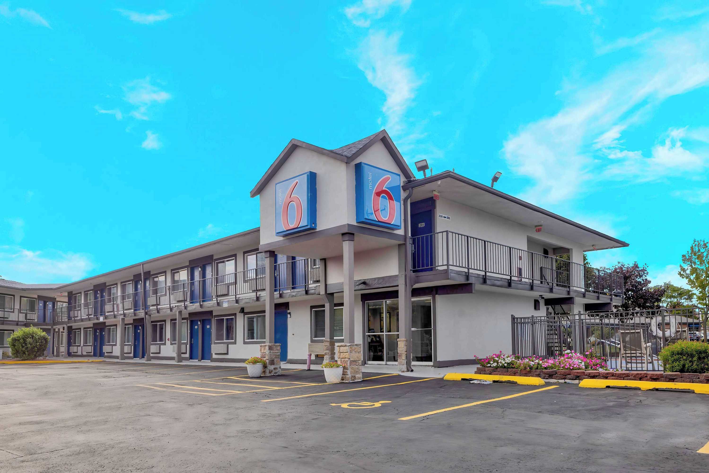 Gift card for Motel 6 Oshkosh, WI