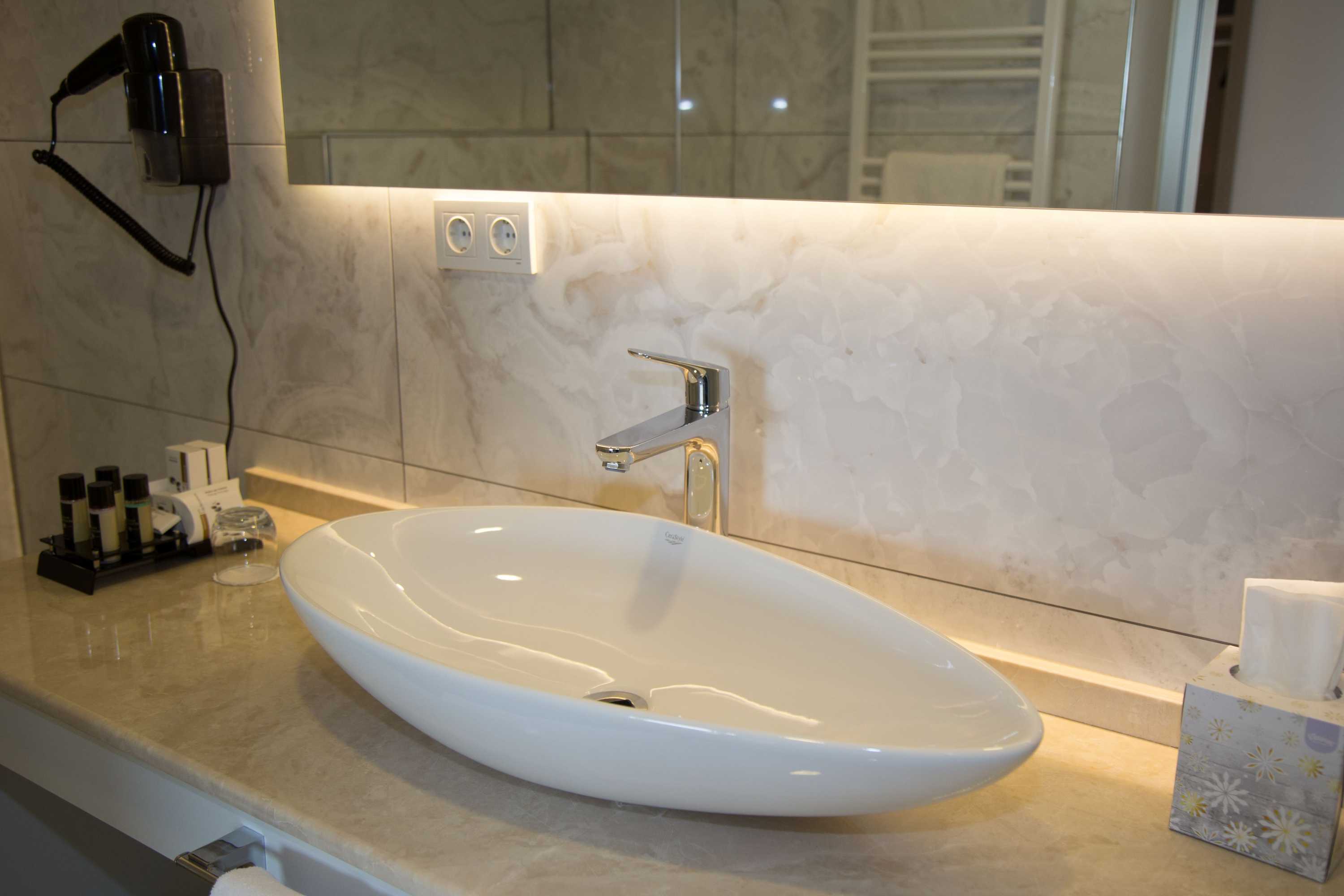 Gift card for TN & CO Hotel