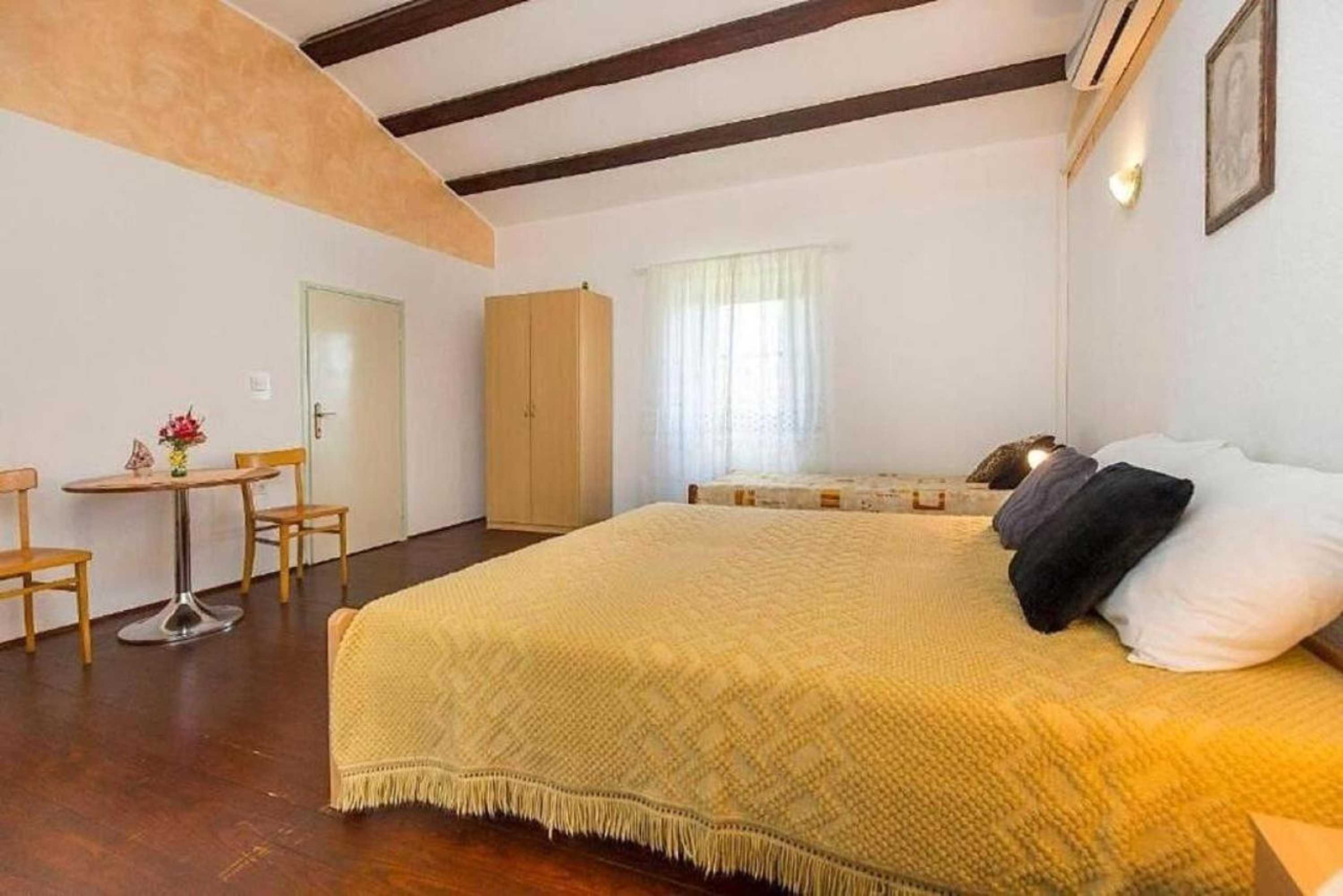 Gift card for House Dean