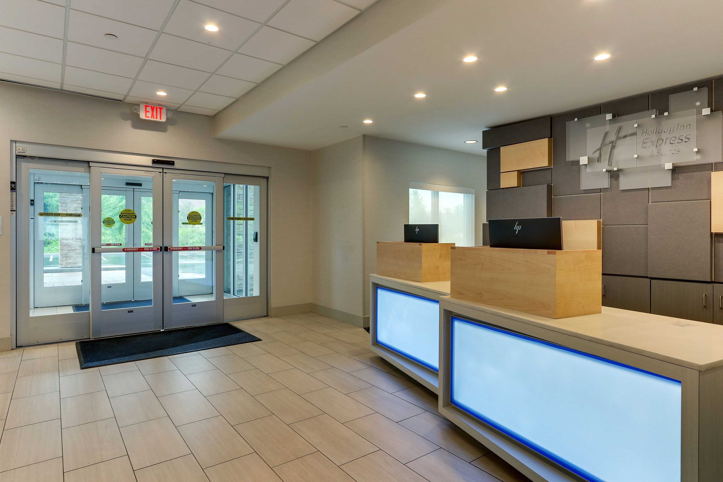 Gift card for Holiday Inn Express & Suites Saugerties - Hudson Valley by Ihg Gift card for Holiday Inn Express & Suites Saugerties - Hudson Valley by Ihg