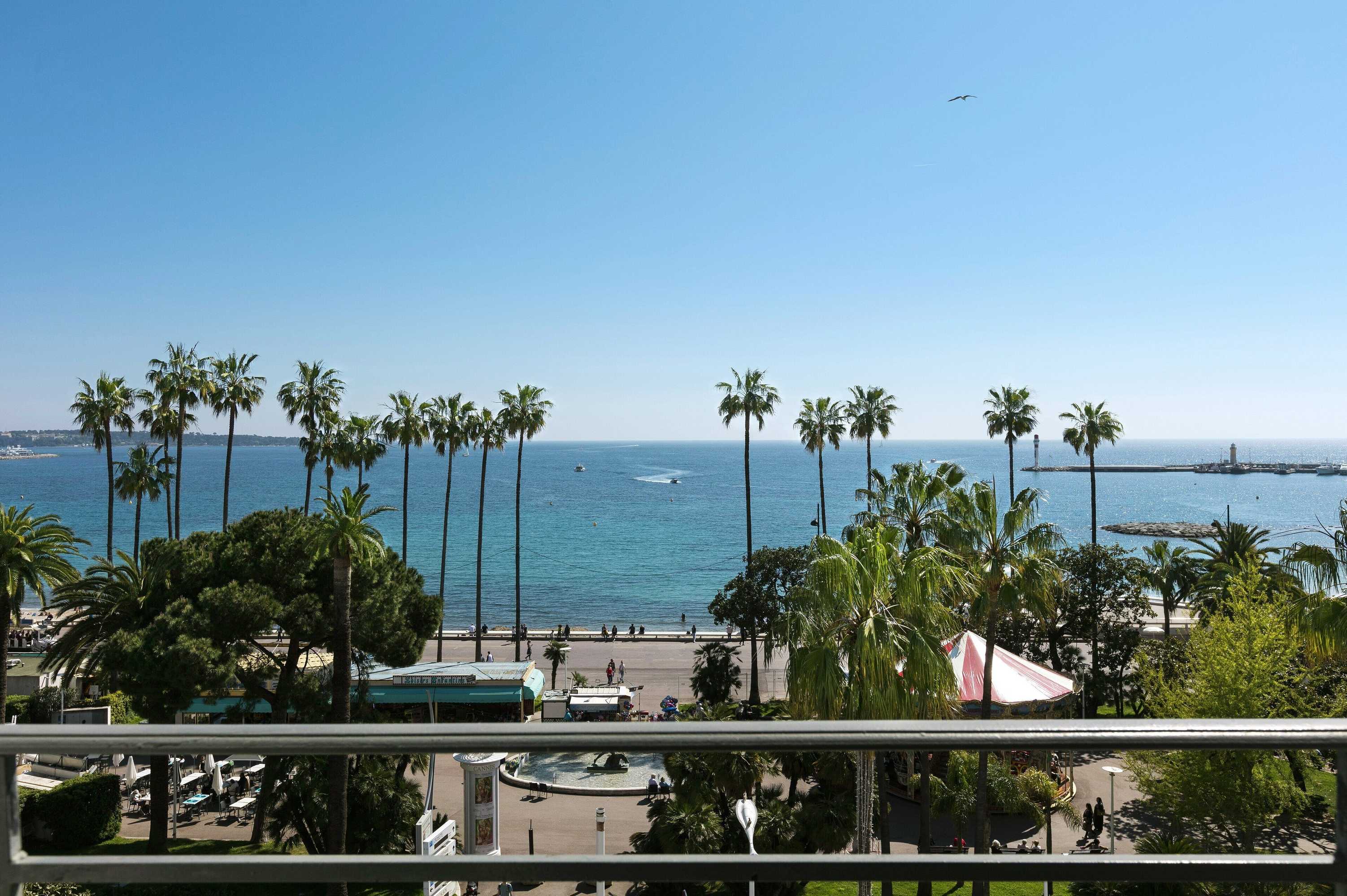 Gift card for Hôtel Barrière Le Majestic Cannes Gift card for Hôtel Barrière Le Majestic Cannes