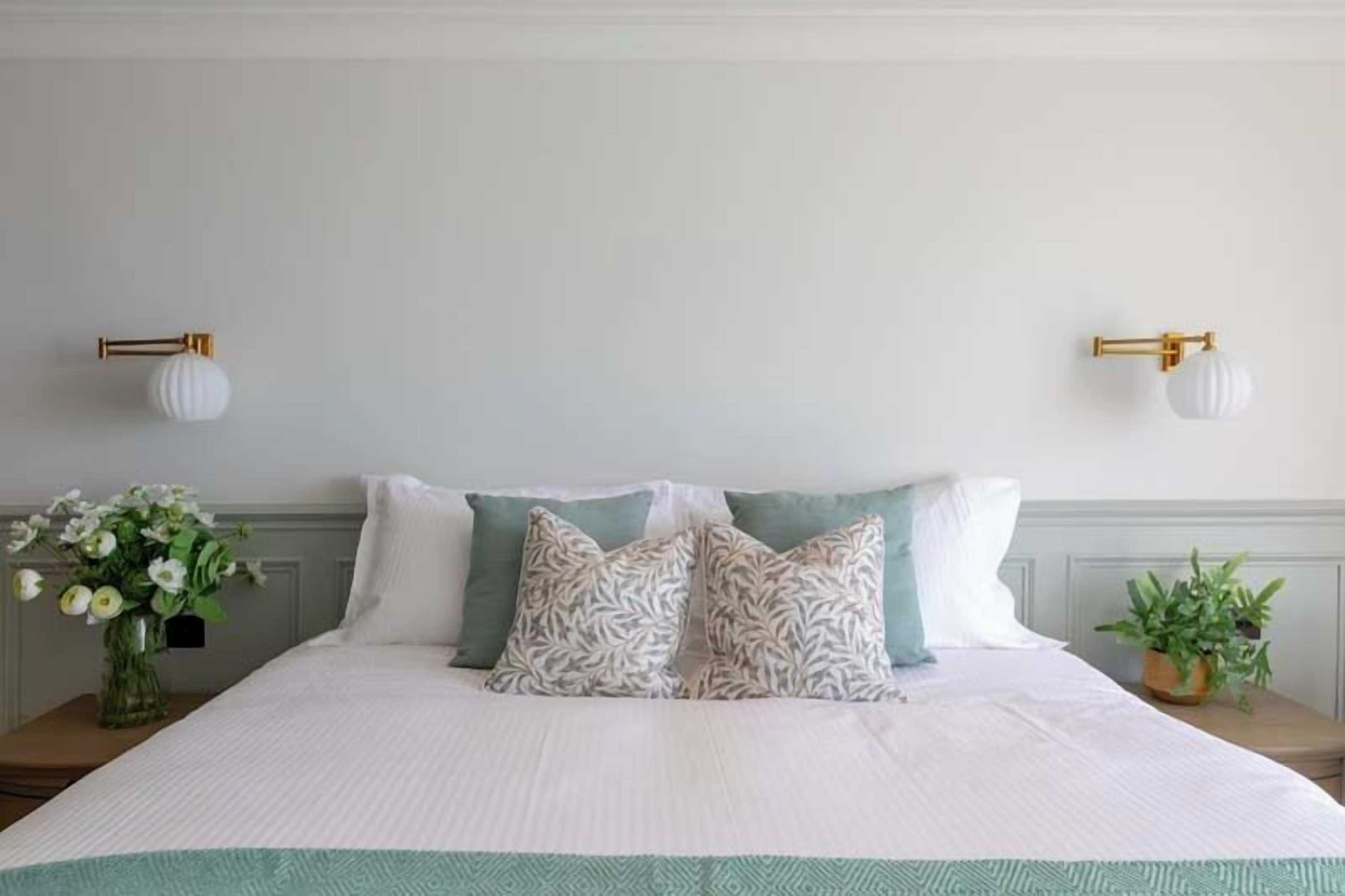 Gift card for Albion Hotel - Freshwater Bay Gift card for Albion Hotel - Freshwater Bay