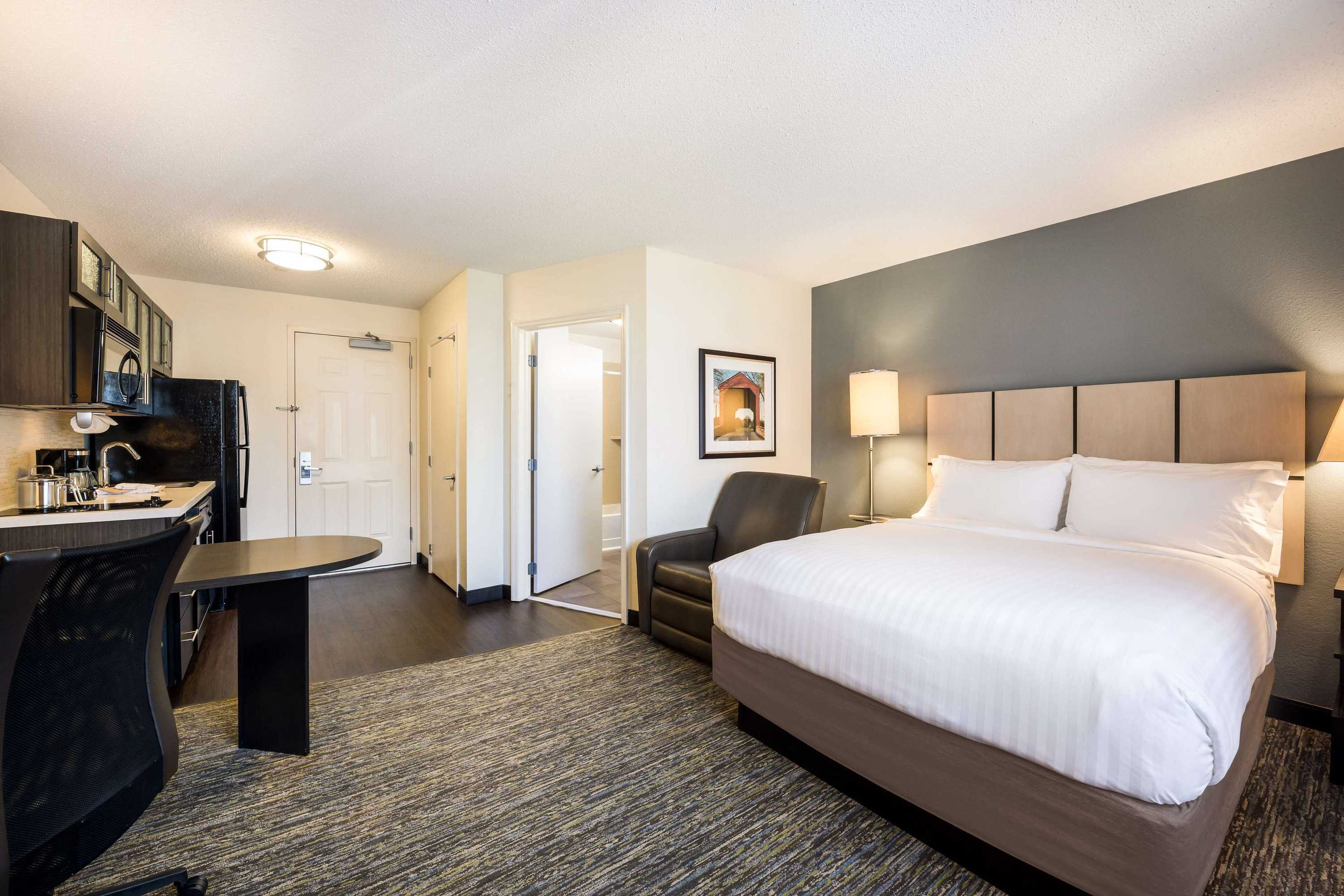 Gift card for Sonesta Simply Suites Chicago O'hare Airport Gift card for Sonesta Simply Suites Chicago O'hare Airport