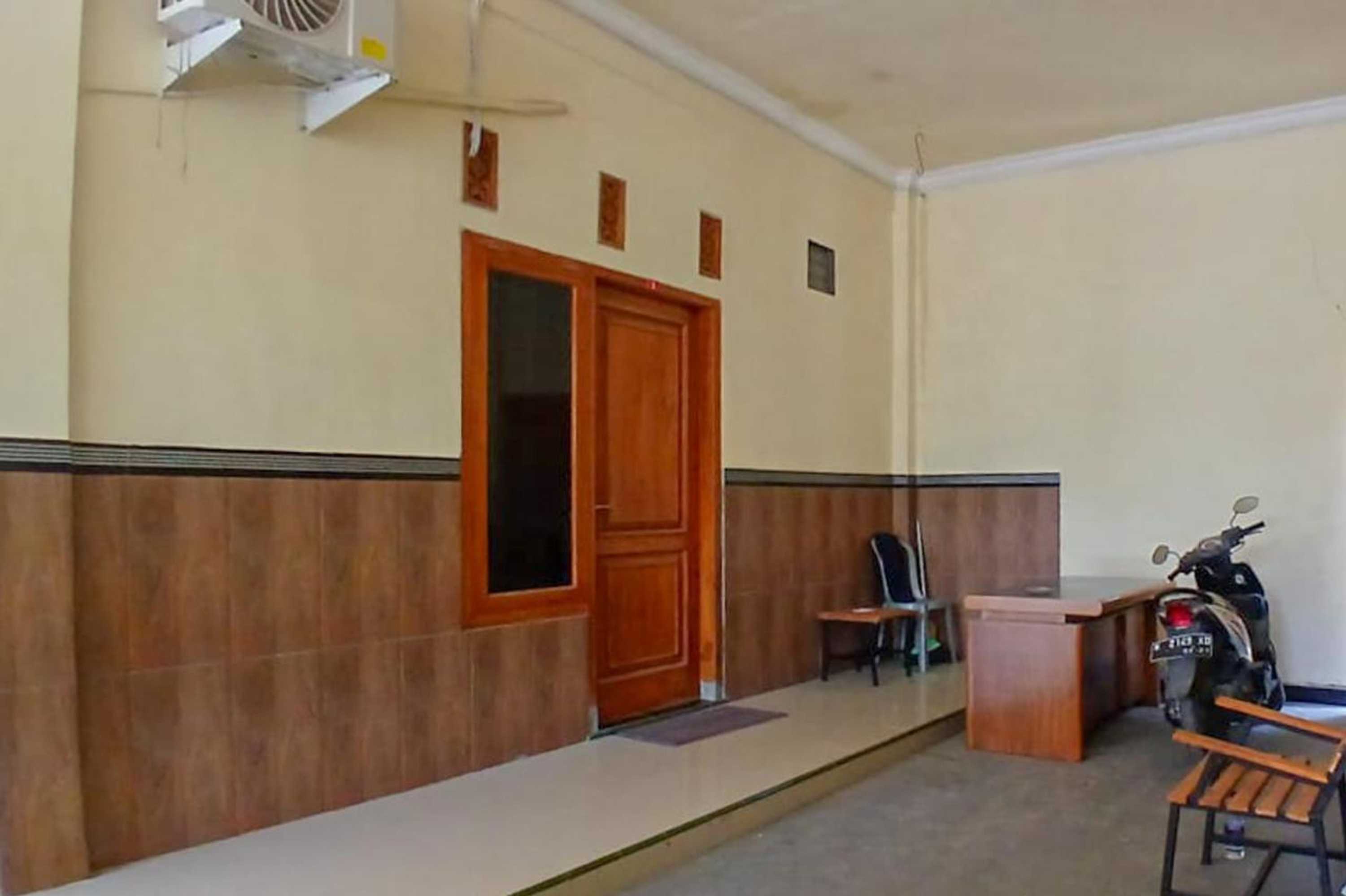 Gift card for Reddoorz at Dien Homestay Syariah Alun-Alun Pasuruan Gift card for Reddoorz at Dien Homestay Syariah Alun-Alun Pasuruan