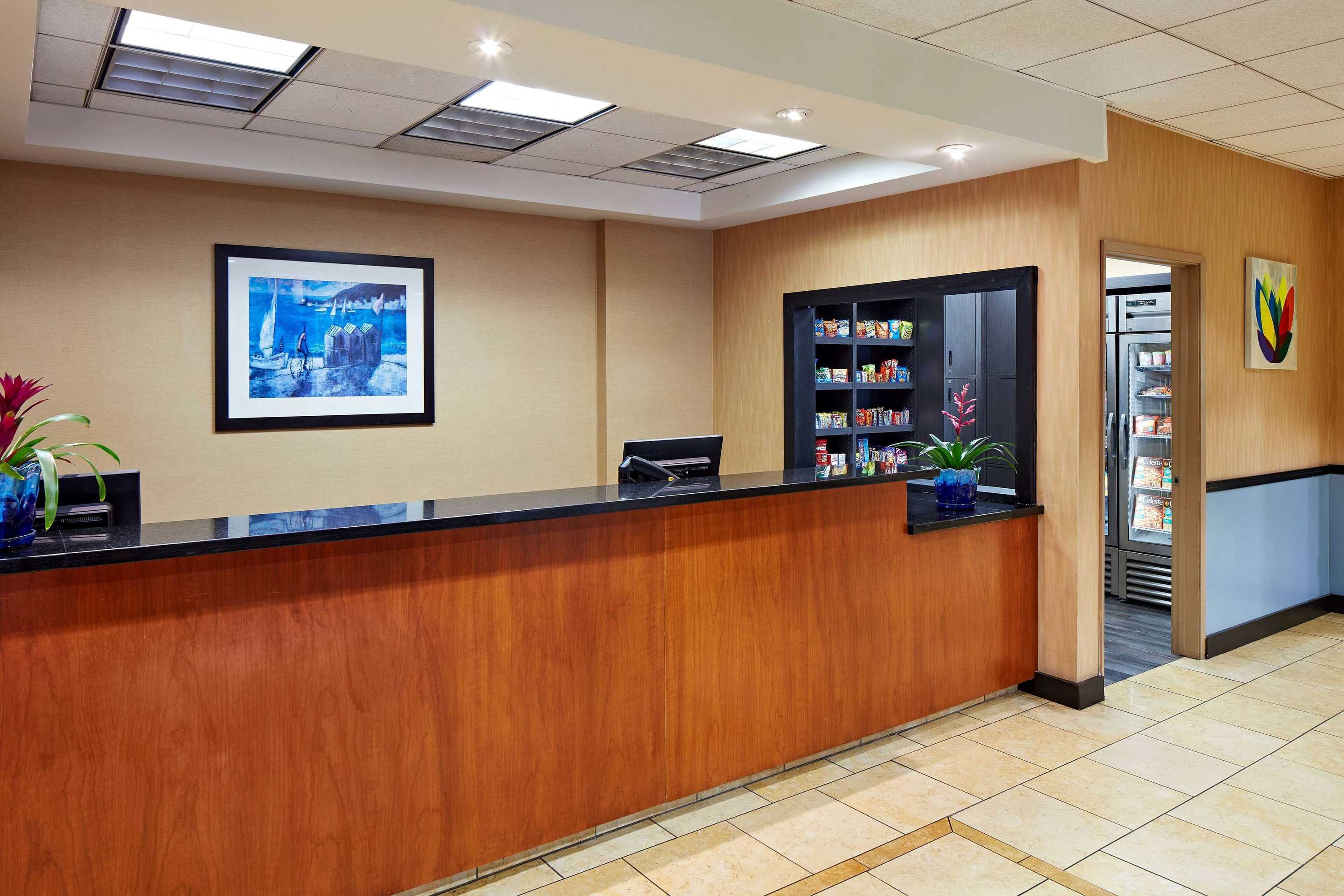 Gift card for La Quinta Inn & Suites by Wyndham Thousand Oaks-Newbury Park Gift card for La Quinta Inn & Suites by Wyndham Thousand Oaks-Newbury Park
