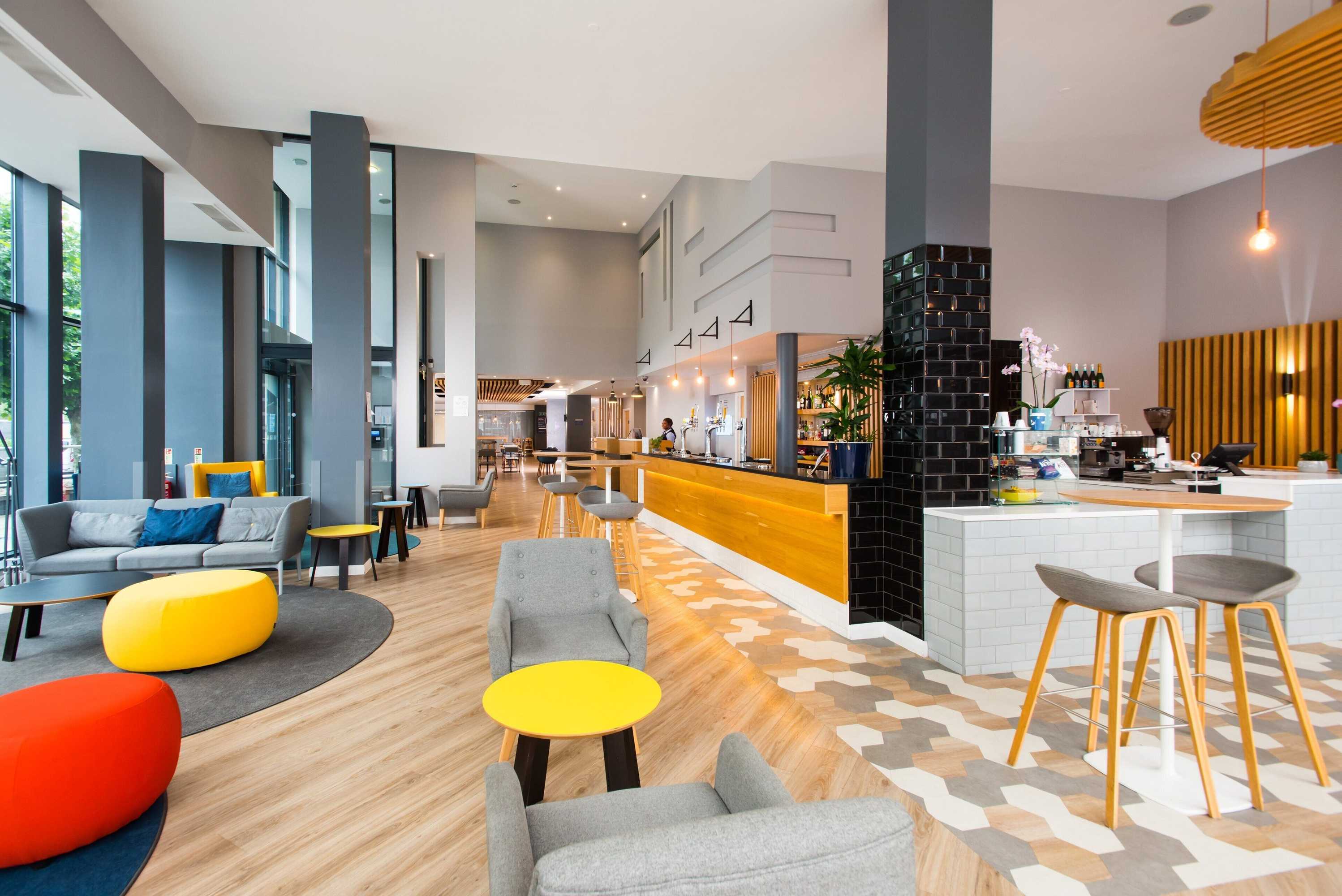 Gift card for Holiday Inn Express Leeds City Centre Armouries by Ihg Gift card for Holiday Inn Express Leeds City Centre Armouries by Ihg