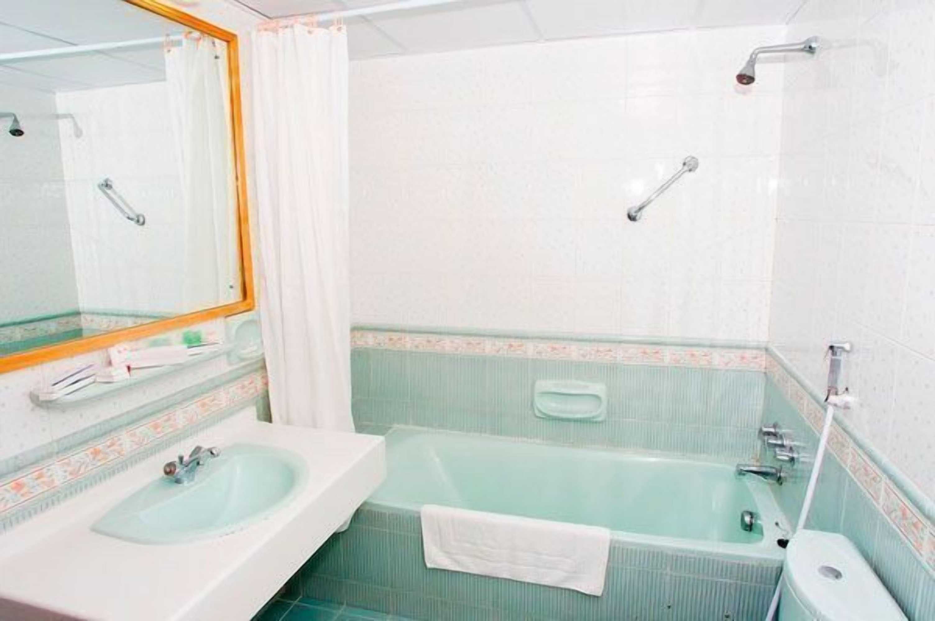 Gift card for Safeer Hotel Suites - Aparthotel Gift card for Safeer Hotel Suites - Aparthotel