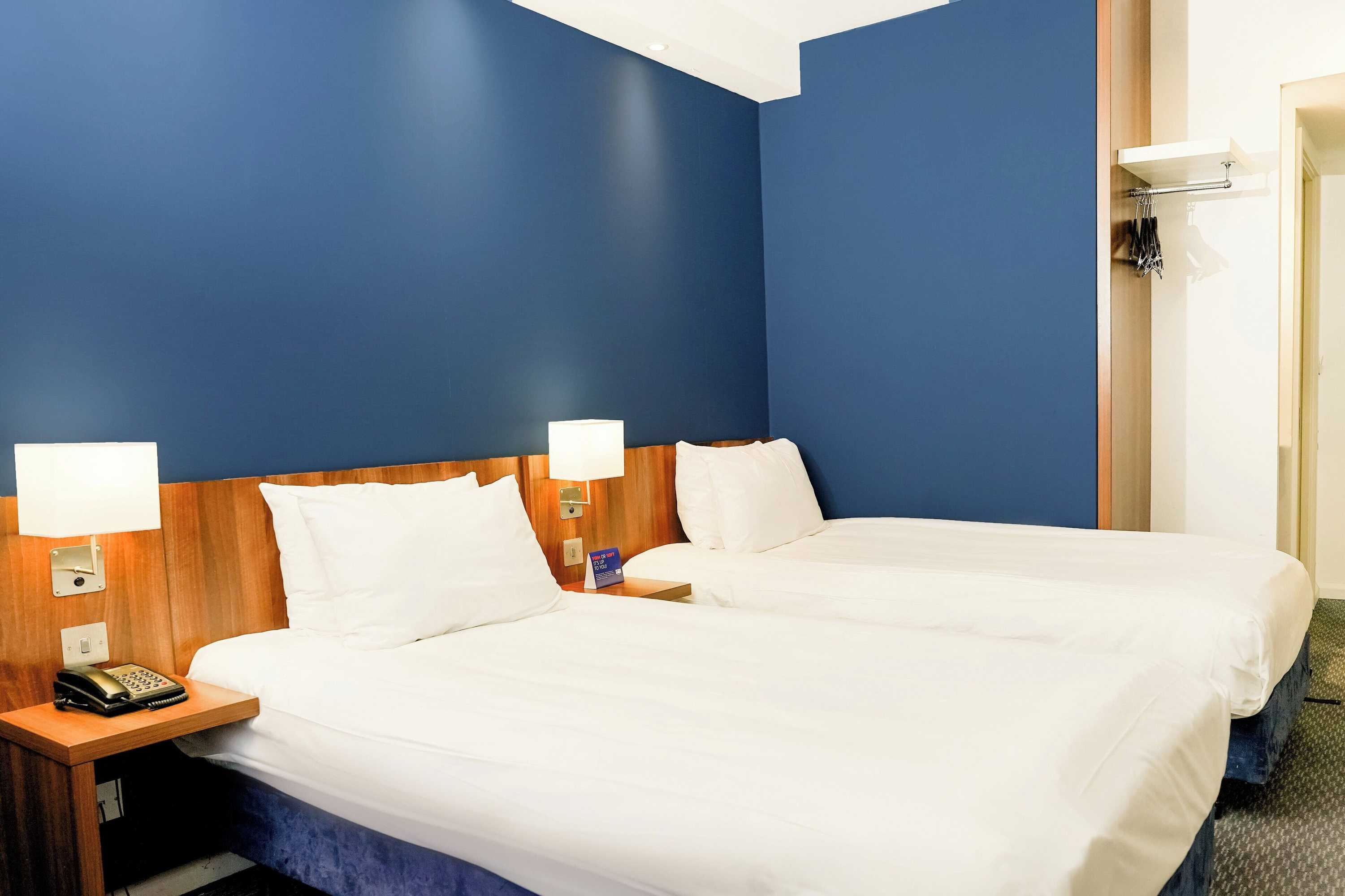 Gift card for Holiday Inn Express Harlow by Ihg Gift card for Holiday Inn Express Harlow by Ihg