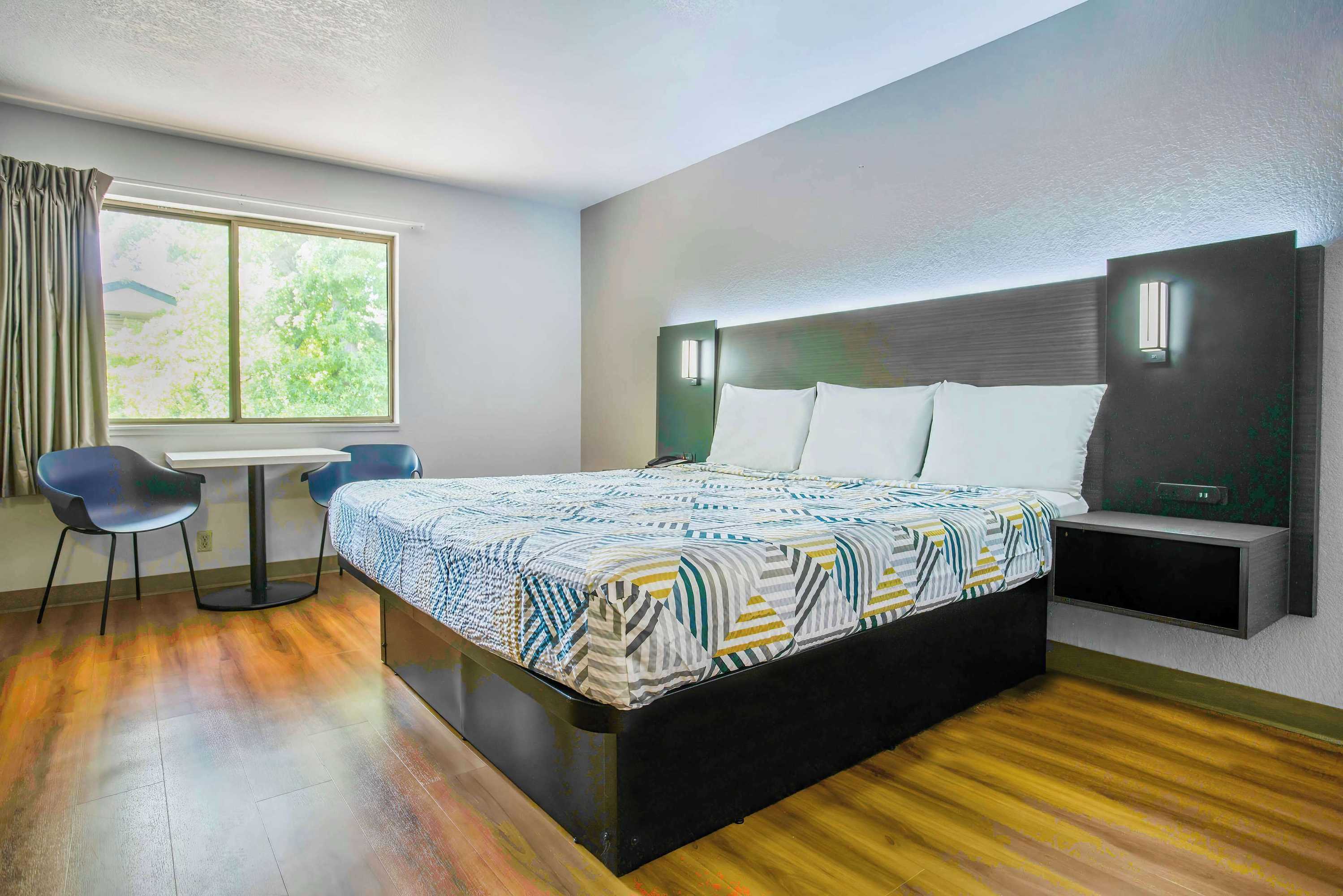 Gift card for Motel 6 Gresham, OR - Portland