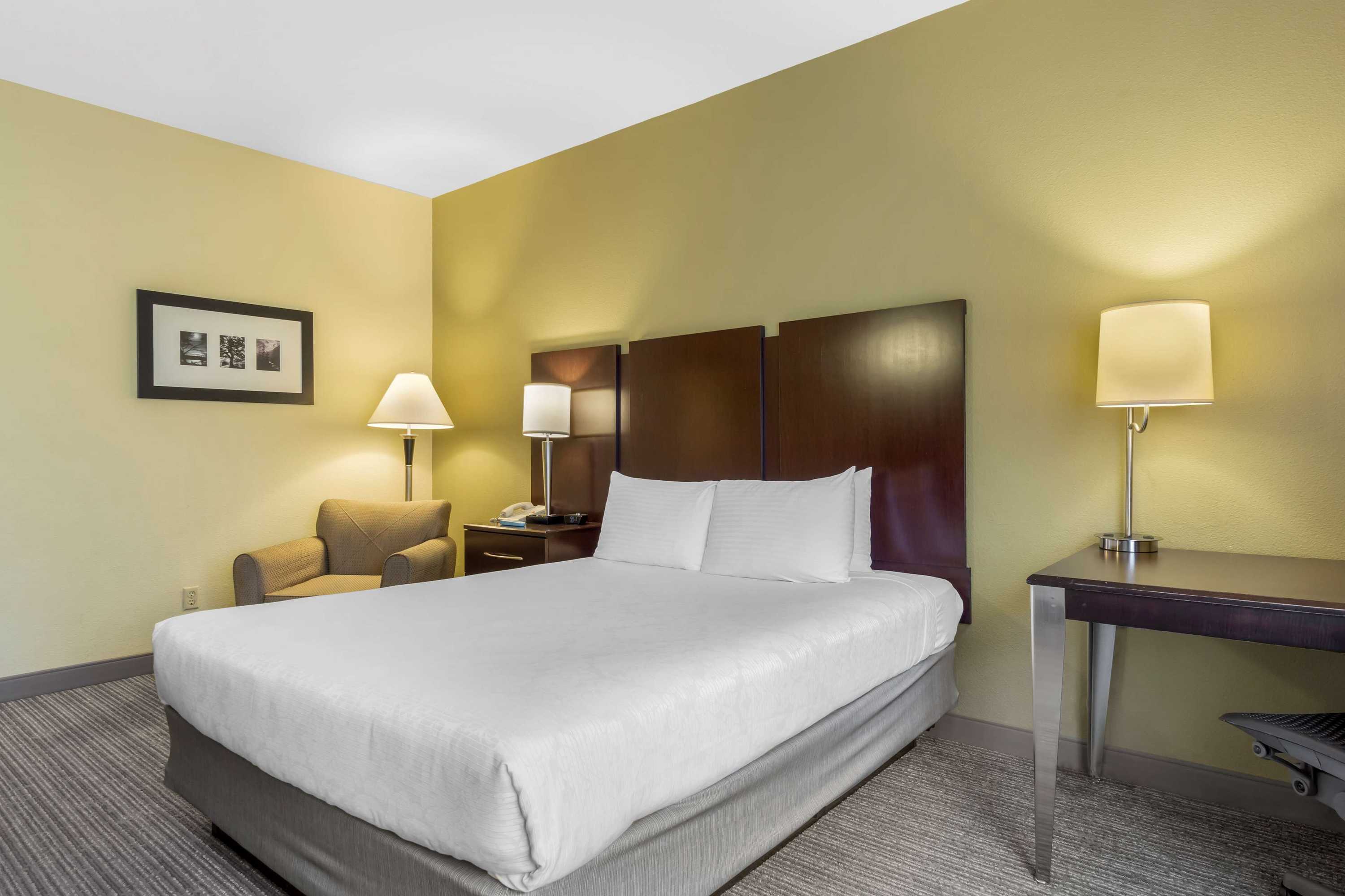 Gift card for Best Western Plus Plaza by The Green Gift card for Best Western Plus Plaza by The Green