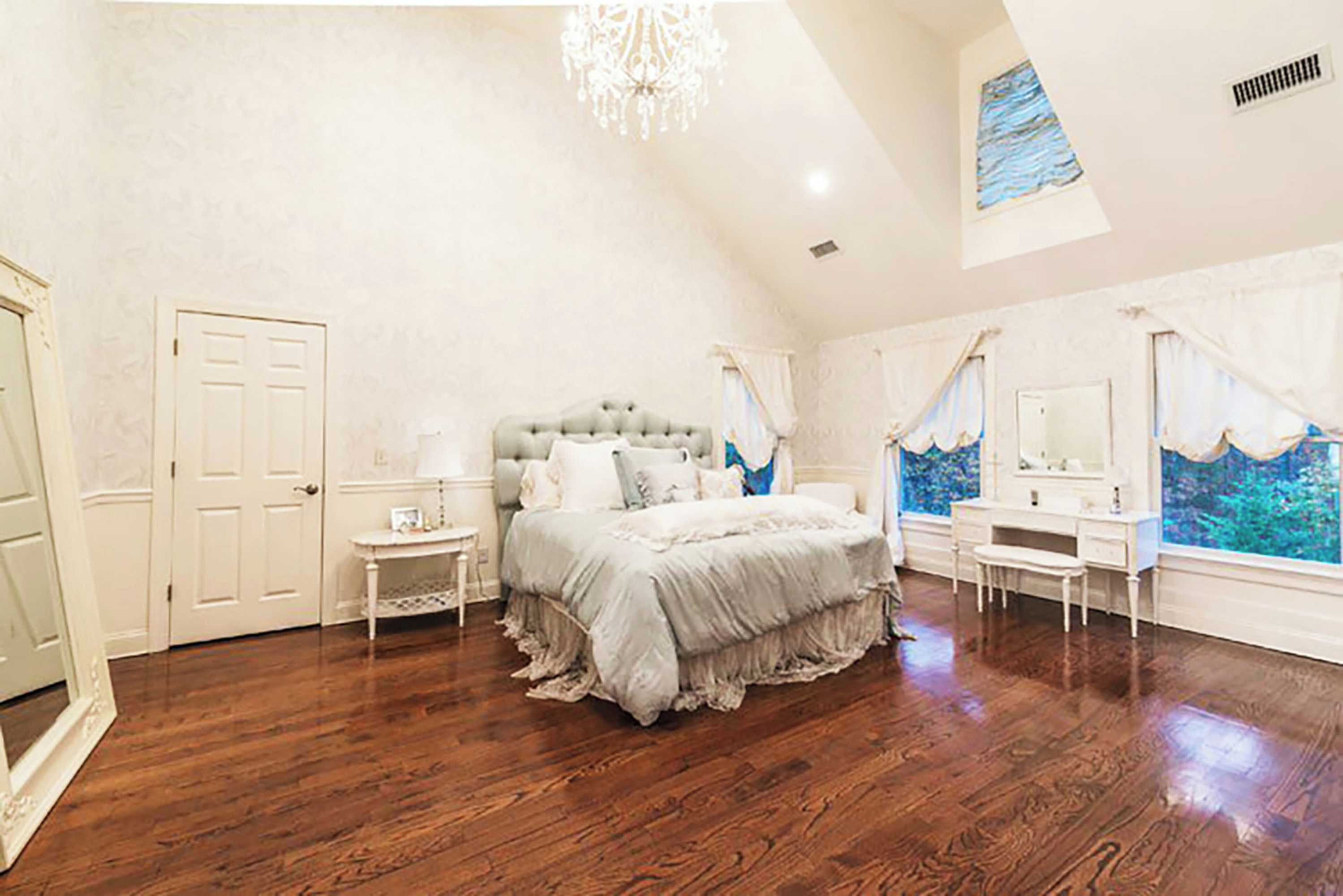 Gift card for Villa Charlotte - Elegant 7 Bedroom Gift card for Villa Charlotte - Elegant 7 Bedroom