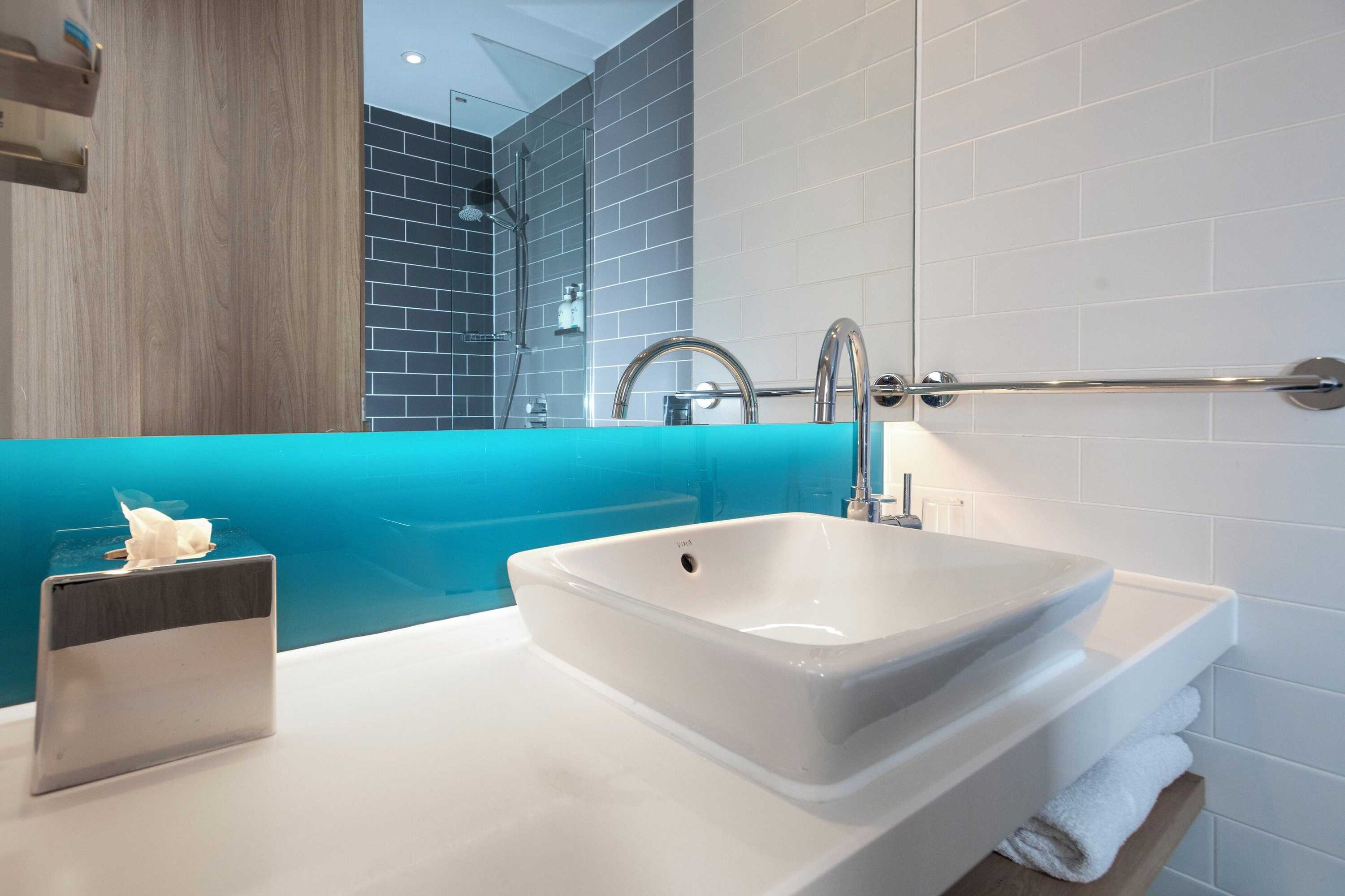 Gift card for Holiday Inn Express Swindon City Centre by Ihg