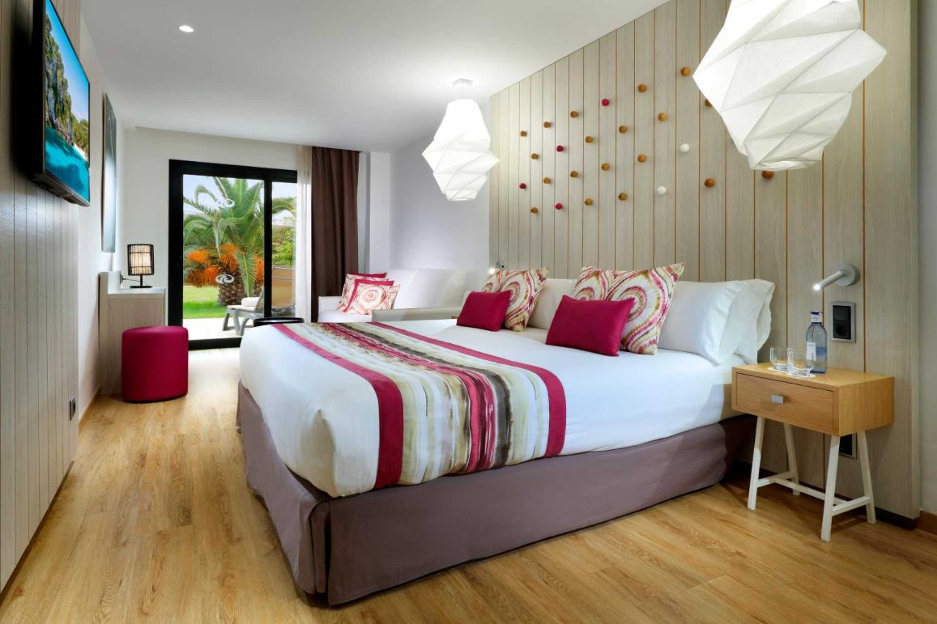 Gift card for Grand Palladium White Island Resort & Spa - All Inclusive Gift card for Grand Palladium White Island Resort & Spa - All Inclusive