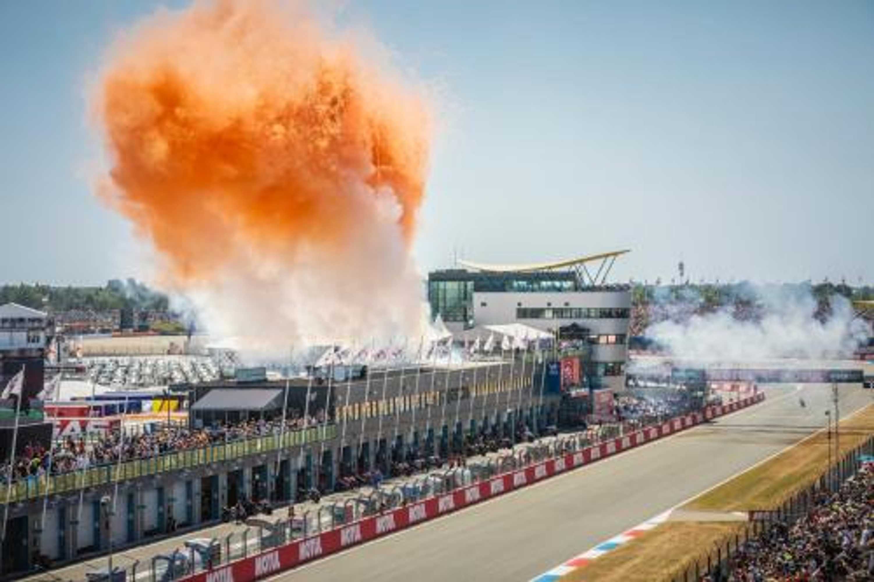 Gift card for 100 Jaar TT Circuit Assen 2025 Glamping Incl Stroom Gift card for 100 Jaar TT Circuit Assen 2025 Glamping Incl Stroom