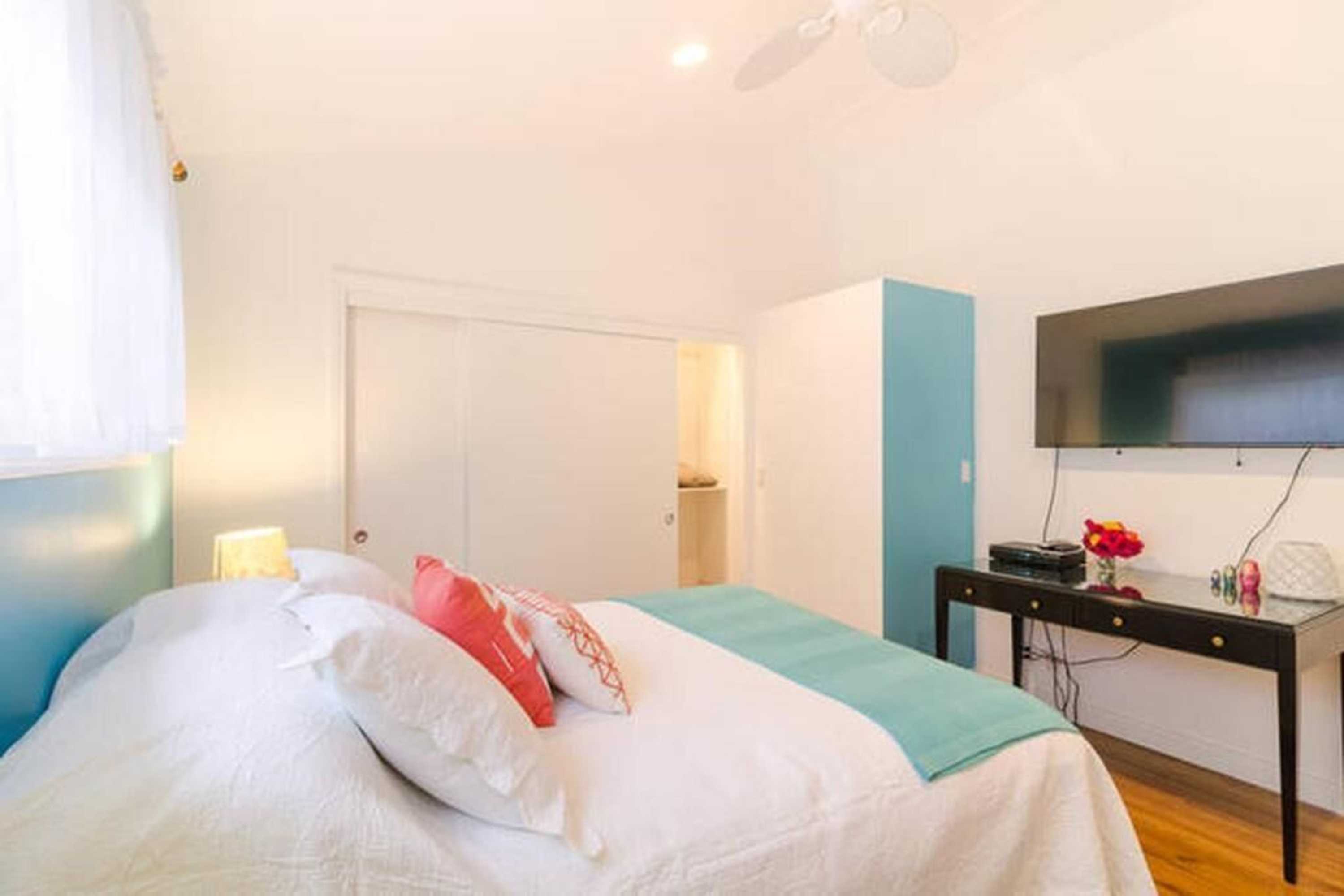 Gift card for Malibu Beach Paradise Apartments Gift card for Malibu Beach Paradise Apartments